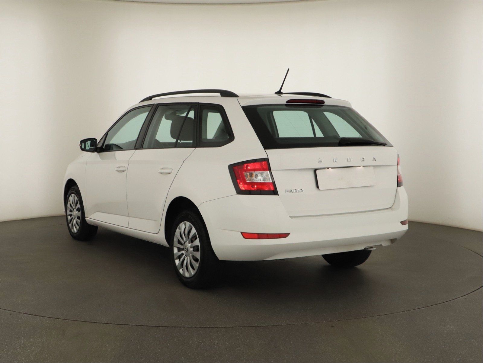 Škoda Fabia, 1.0 TSI, ČR,1.maj, Klima - fotka 4