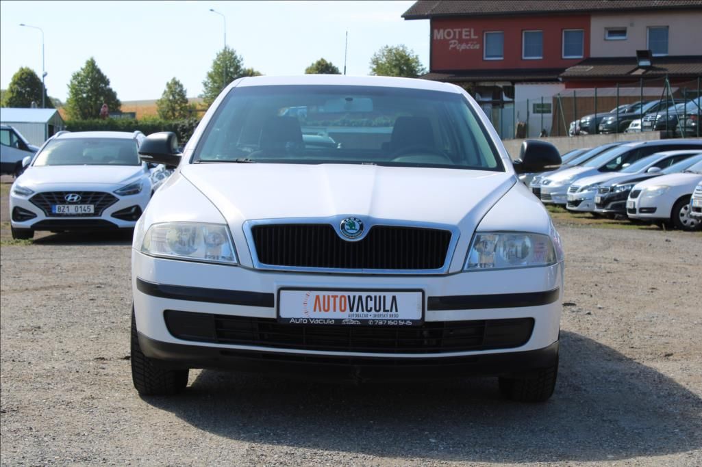 Škoda Octavia, 1,6 i  KLIMA, STK 7/2028, ČR - fotka 2