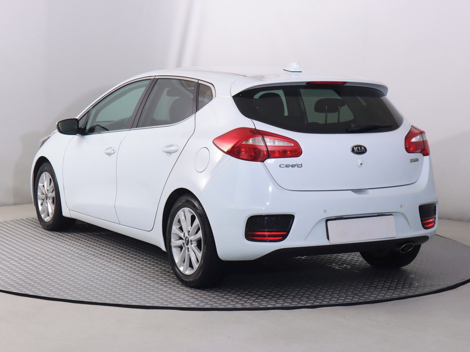 Kia Cee´d, 1.4 MPI, Serv.kniha - fotka 4