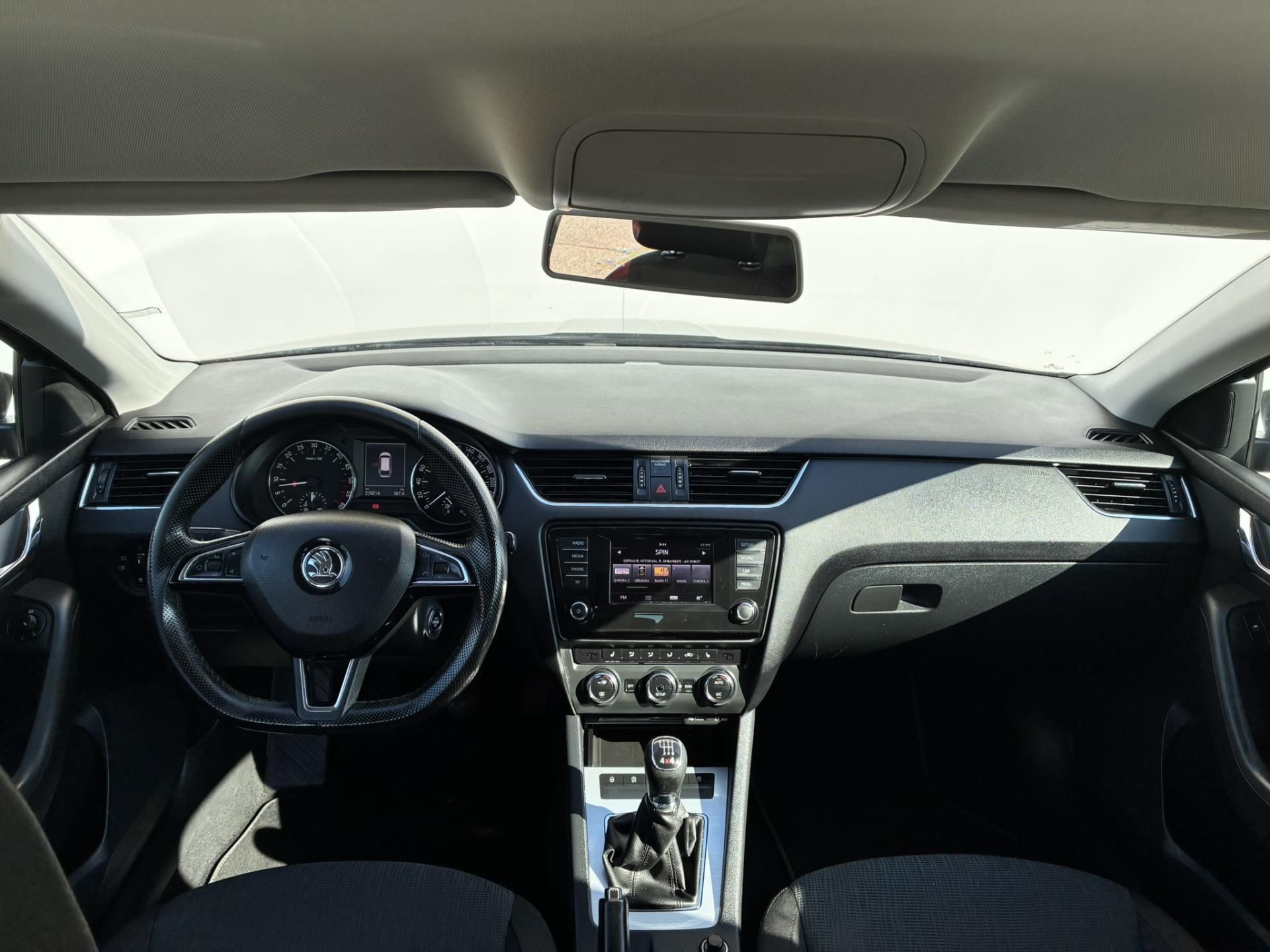 Škoda Octavia, 2.0 TDI 4x4 / 110 kW Elegance - fotka 5