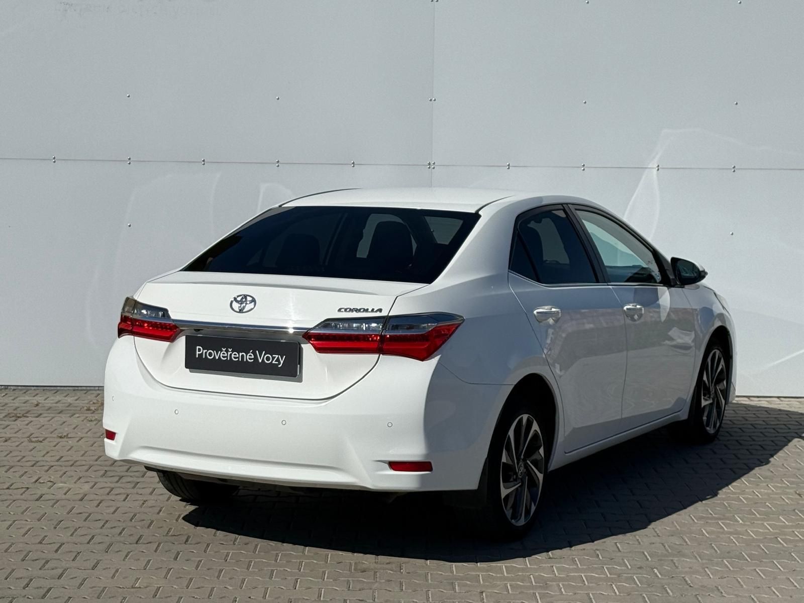 Toyota Corolla, 1.6 VVT-i Executive AT - fotka 2