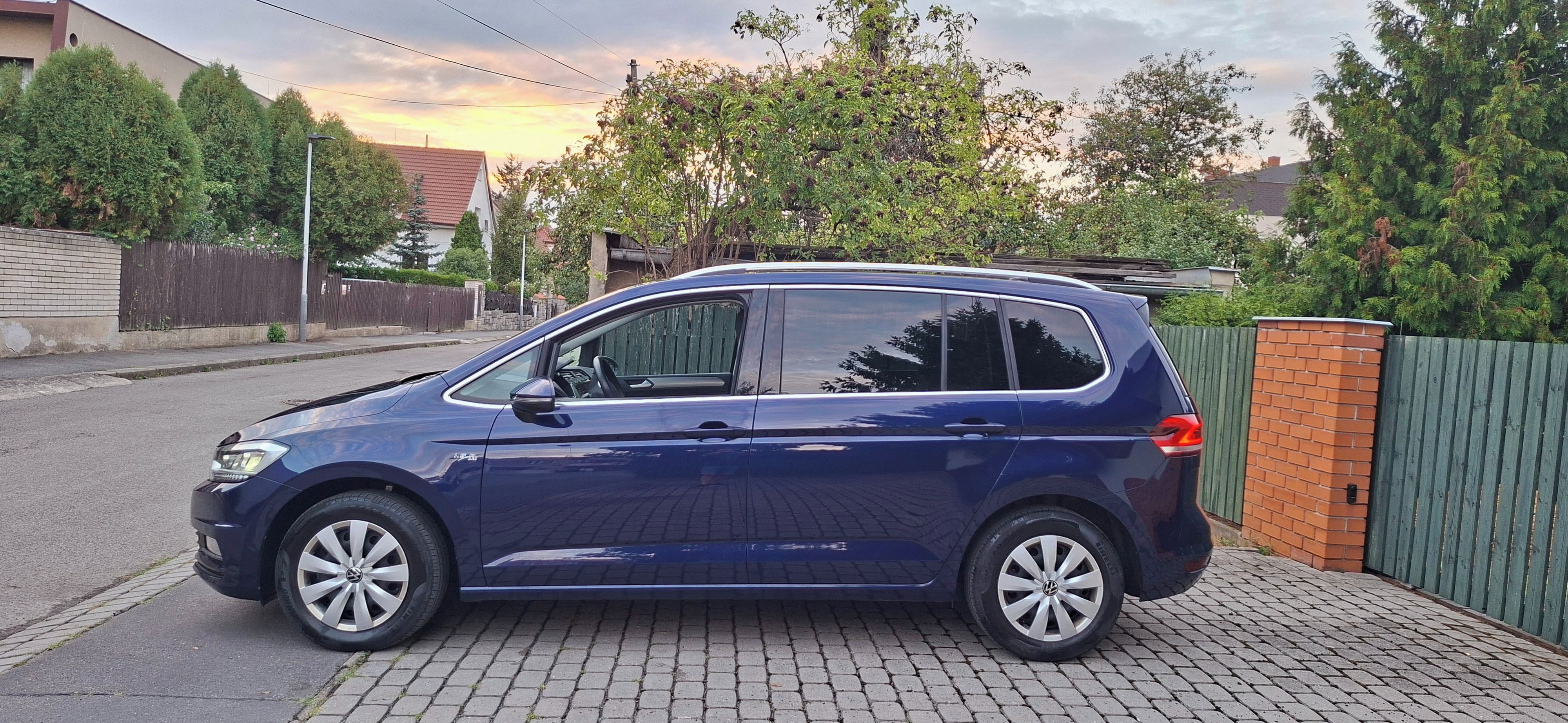 Volkswagen Touran, 2.0tdi Evo 7dsg Comfort.ČR-1.m - fotka 2