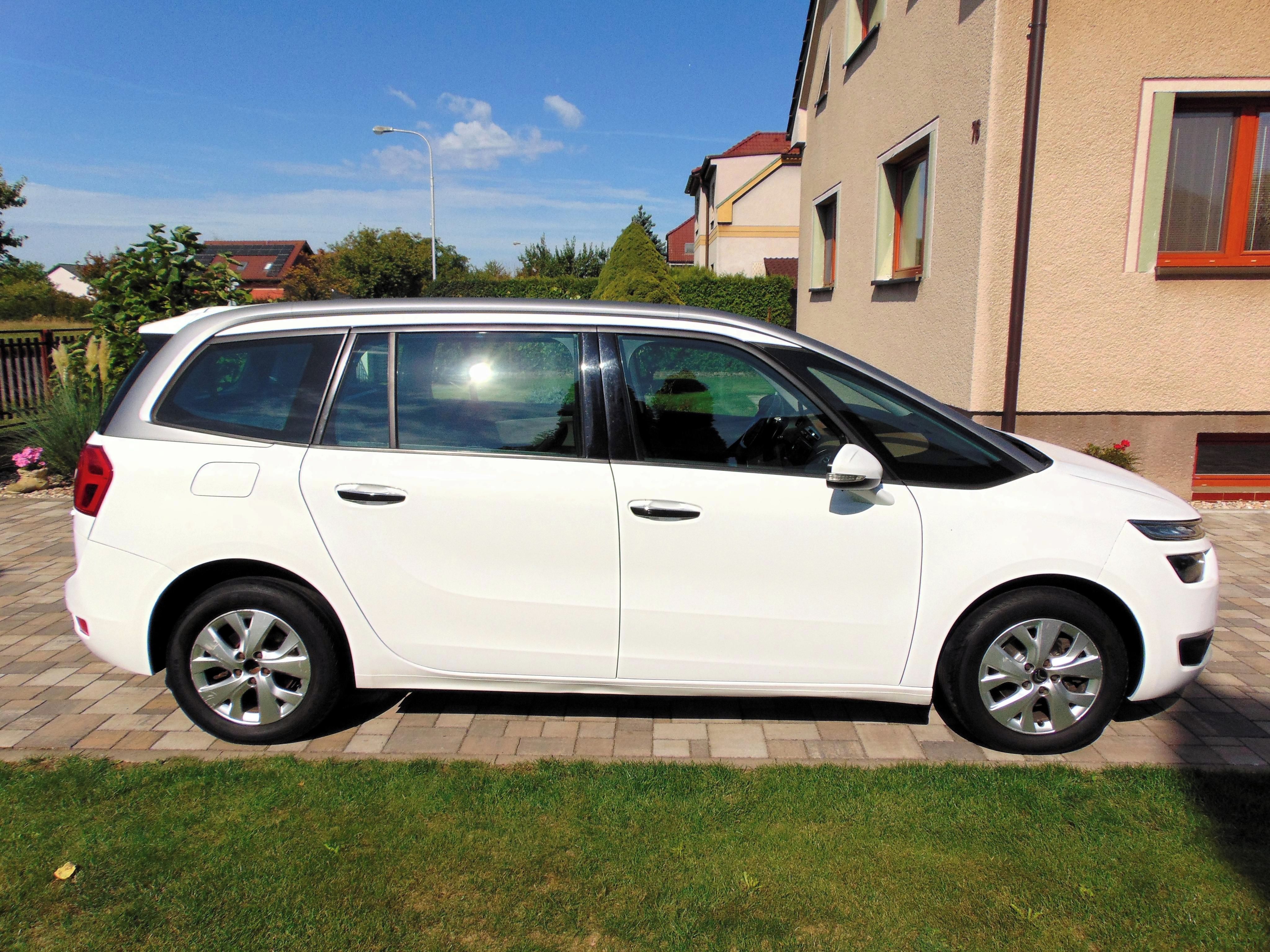 Citroën Grand C4 Picasso, AUTOMAT,ČR,PANORAMA,NAVI,7MÍST - fotka 4