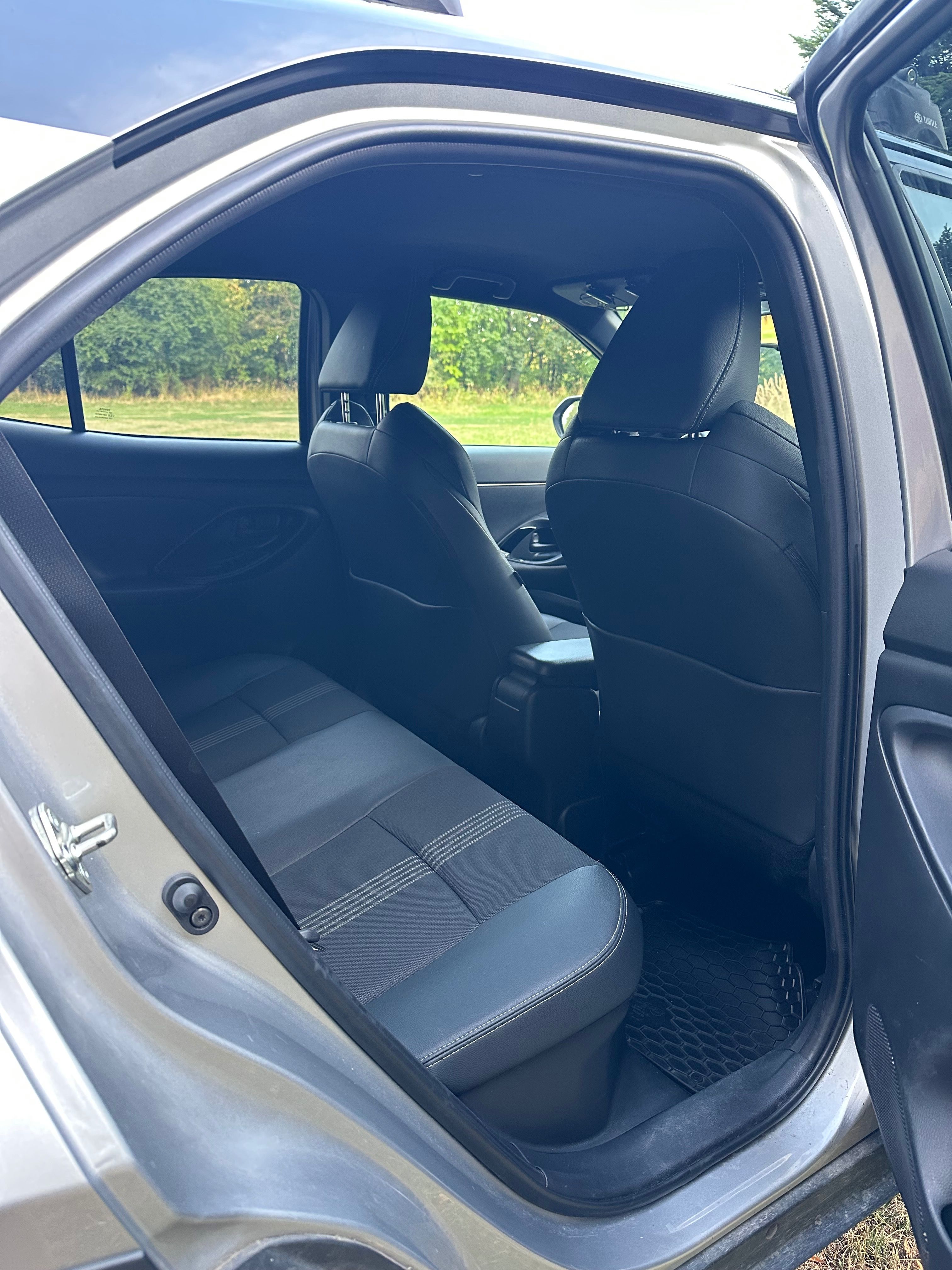 Toyota Yaris Cross, 1.5 Hybrid AWD-i 4×4 VIP - fotka 6