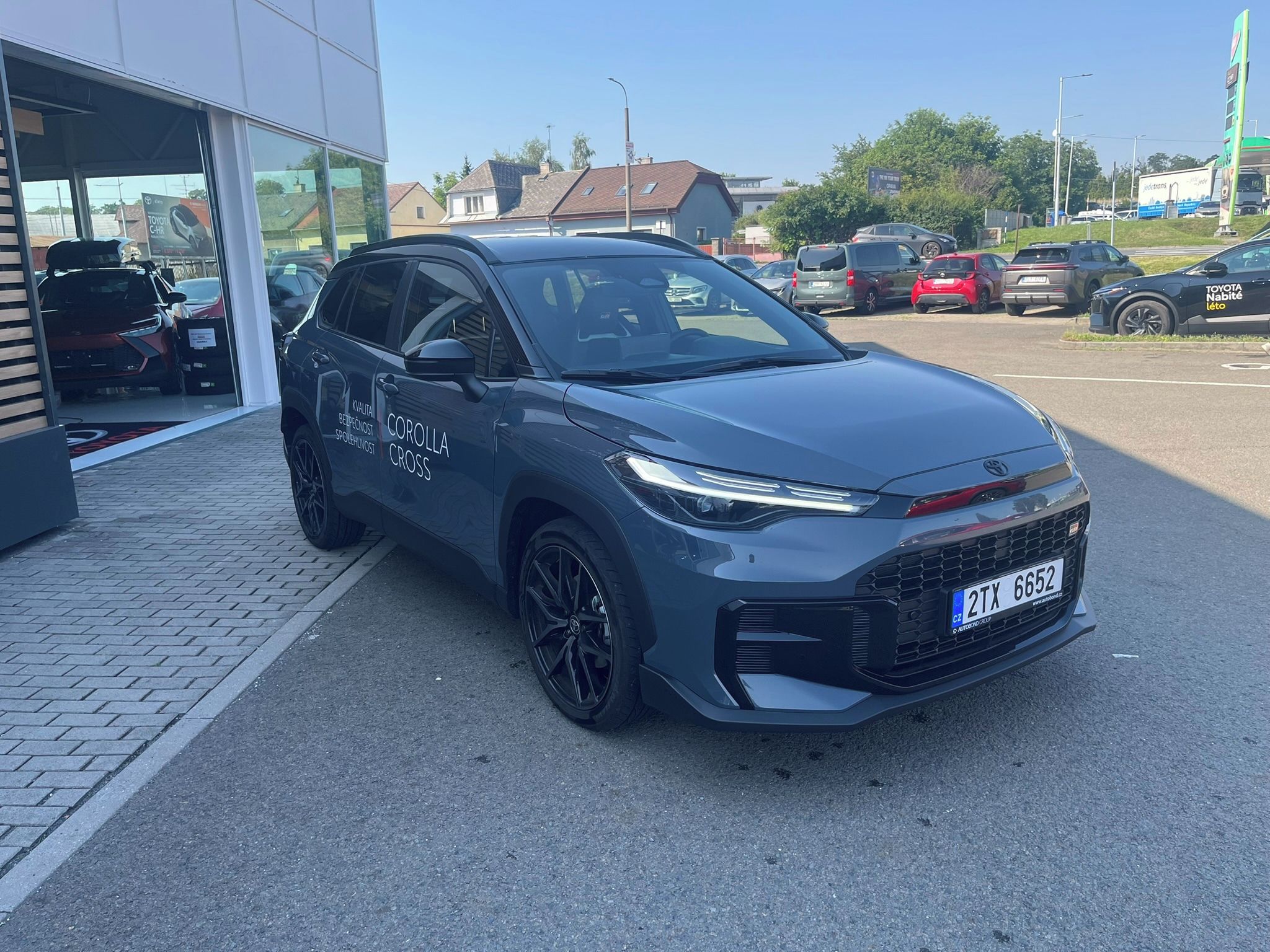 Toyota Corolla Cross, GR Sport 4x4 2.0 HEV - fotka 3