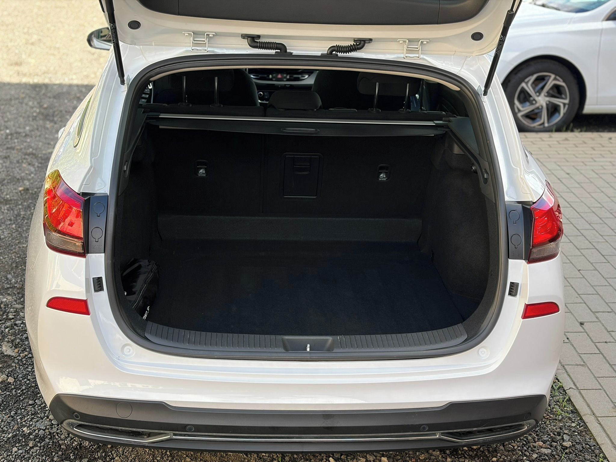 Hyundai i30, Smart.1.0T-GDI.kombi.ČR.76tkm - fotka 6
