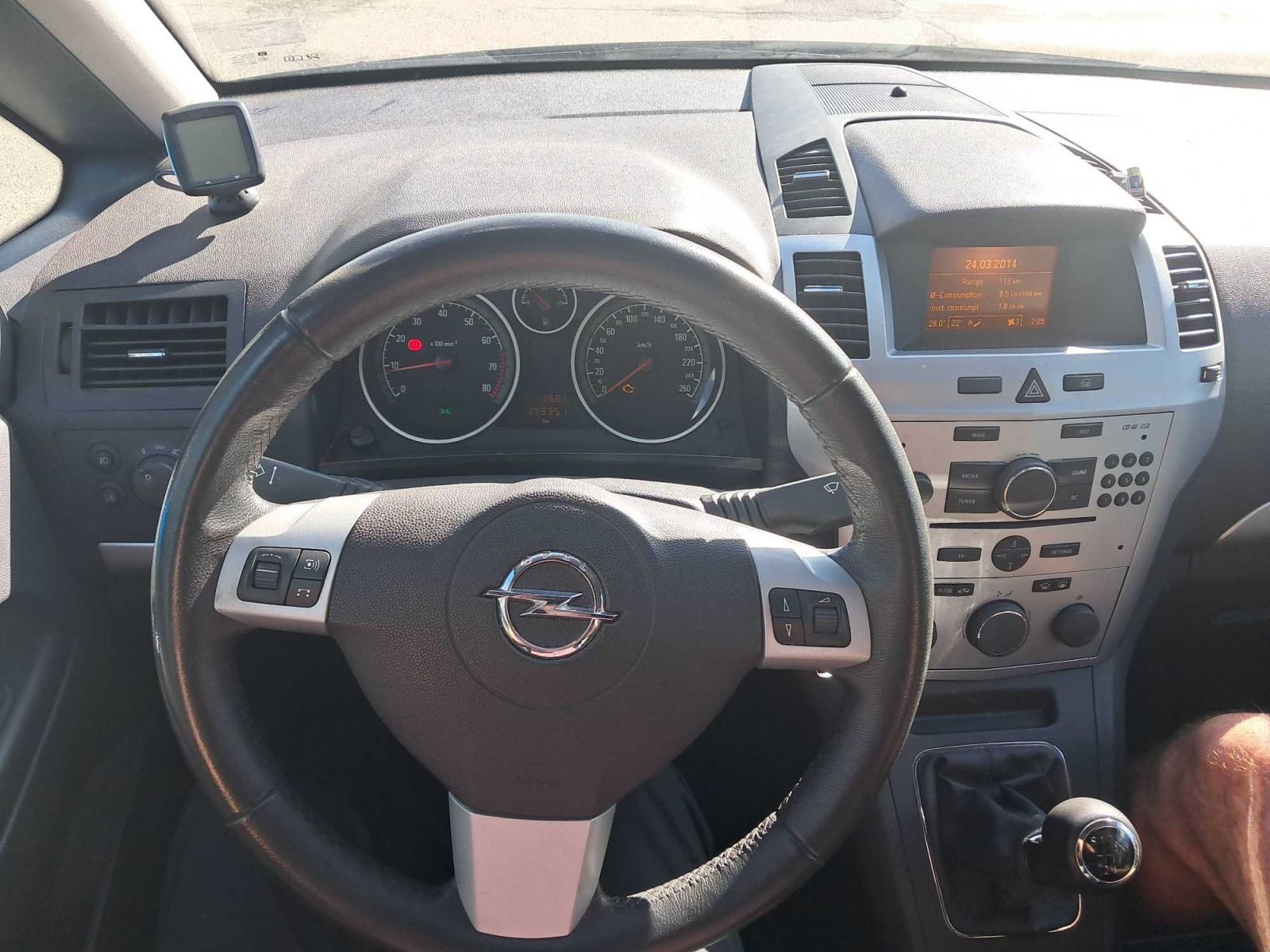 Opel Zafira, 1.8, 7 míst, ČR,1.maj - fotka 3