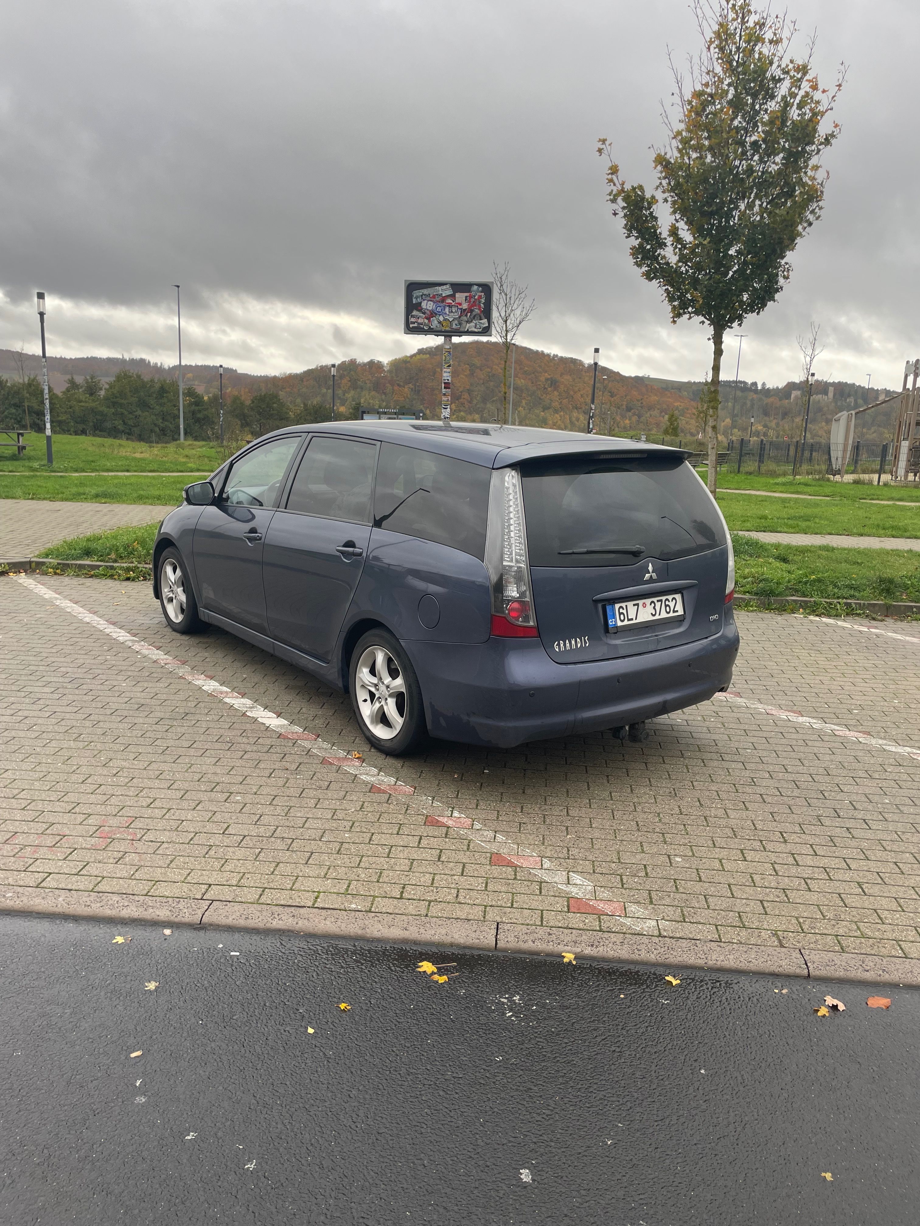 Mitsubishi Grandis, 2.0 DI-D 7 míst - fotka 3