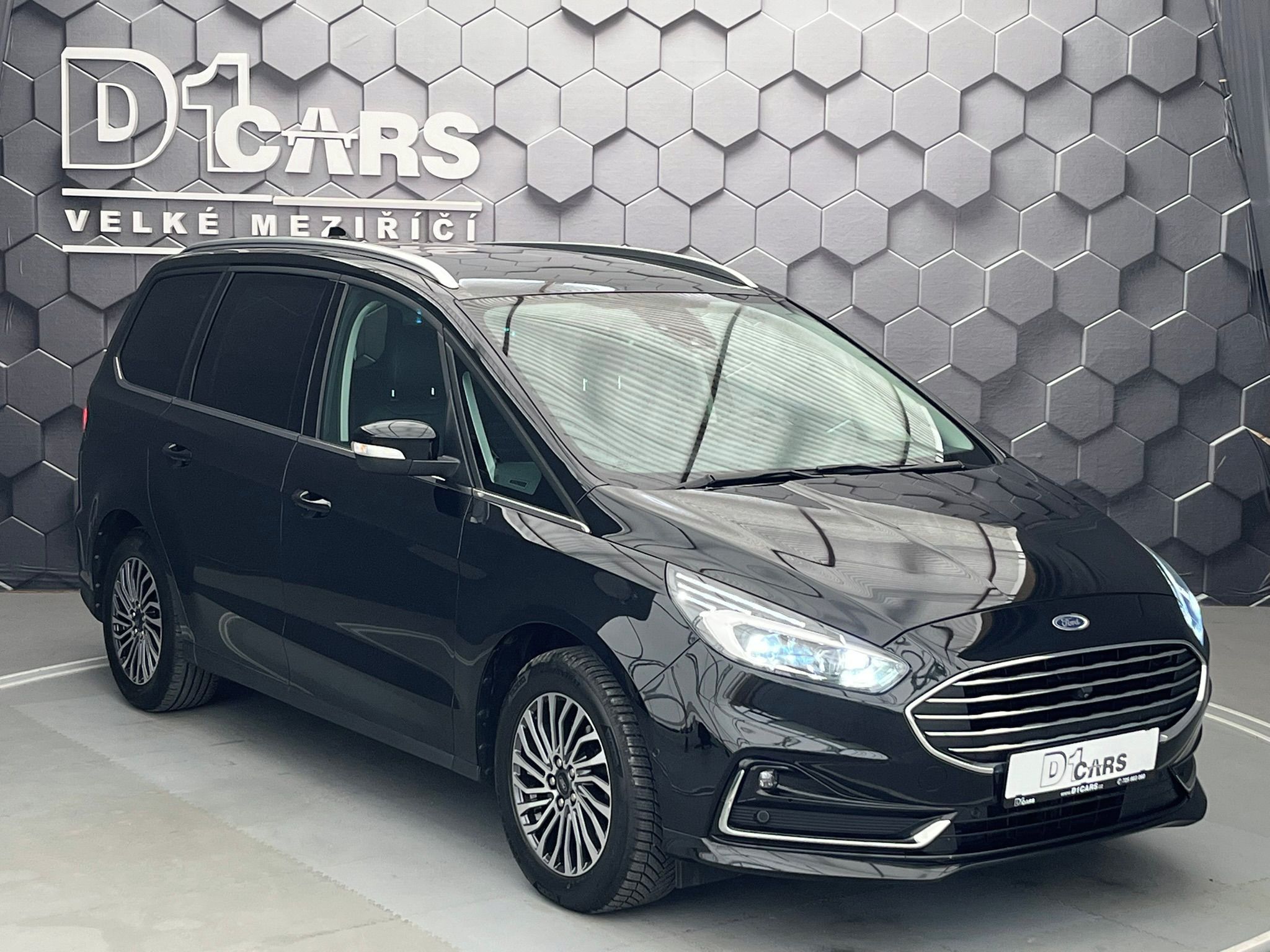Ford Galaxy, 2.5 HEV TITANIUM 7 míst - fotka 6