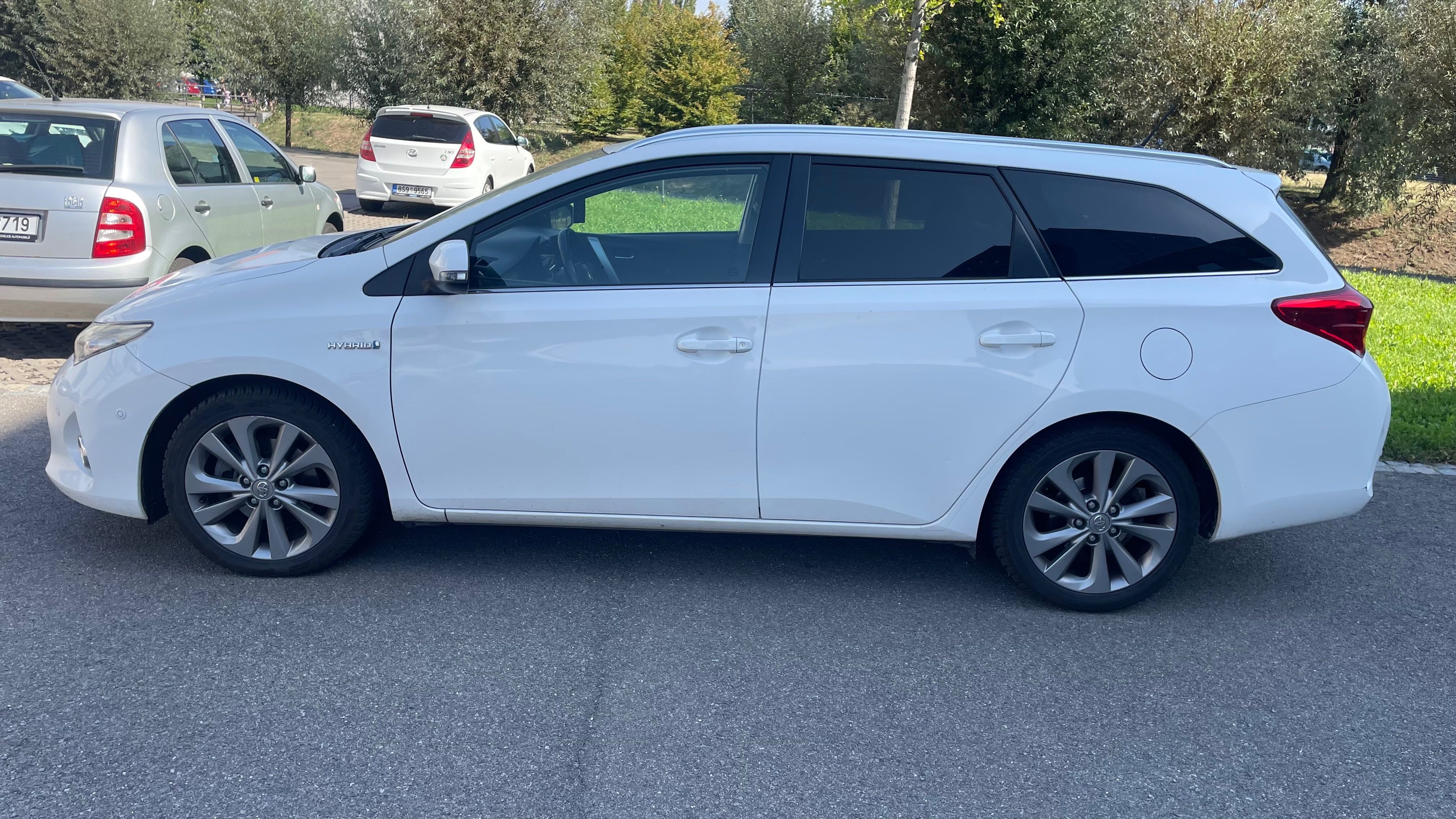 Toyota Auris, HYBRID, BÍLÁ, EURO 5 - fotka 5