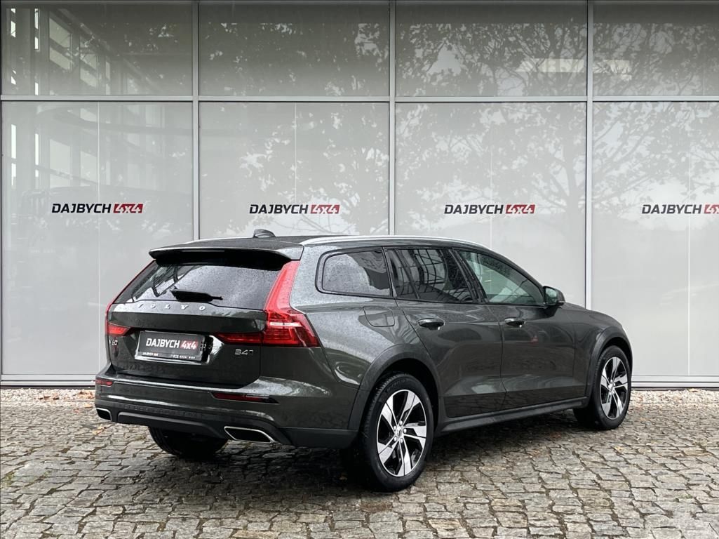 Volvo V60, 2,0 CROSS COUNTRY B4 AWD, DPH - fotka 5