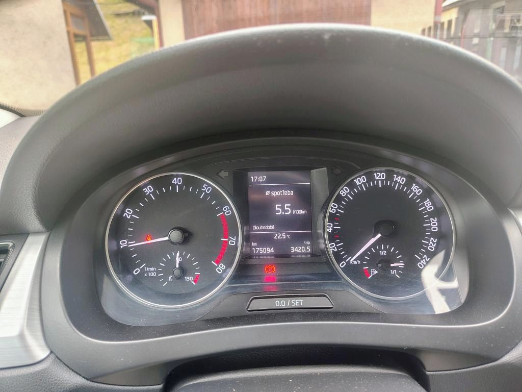 Škoda Rapid, Škoda Rapid Liftback 1.2 TSI - fotka 3