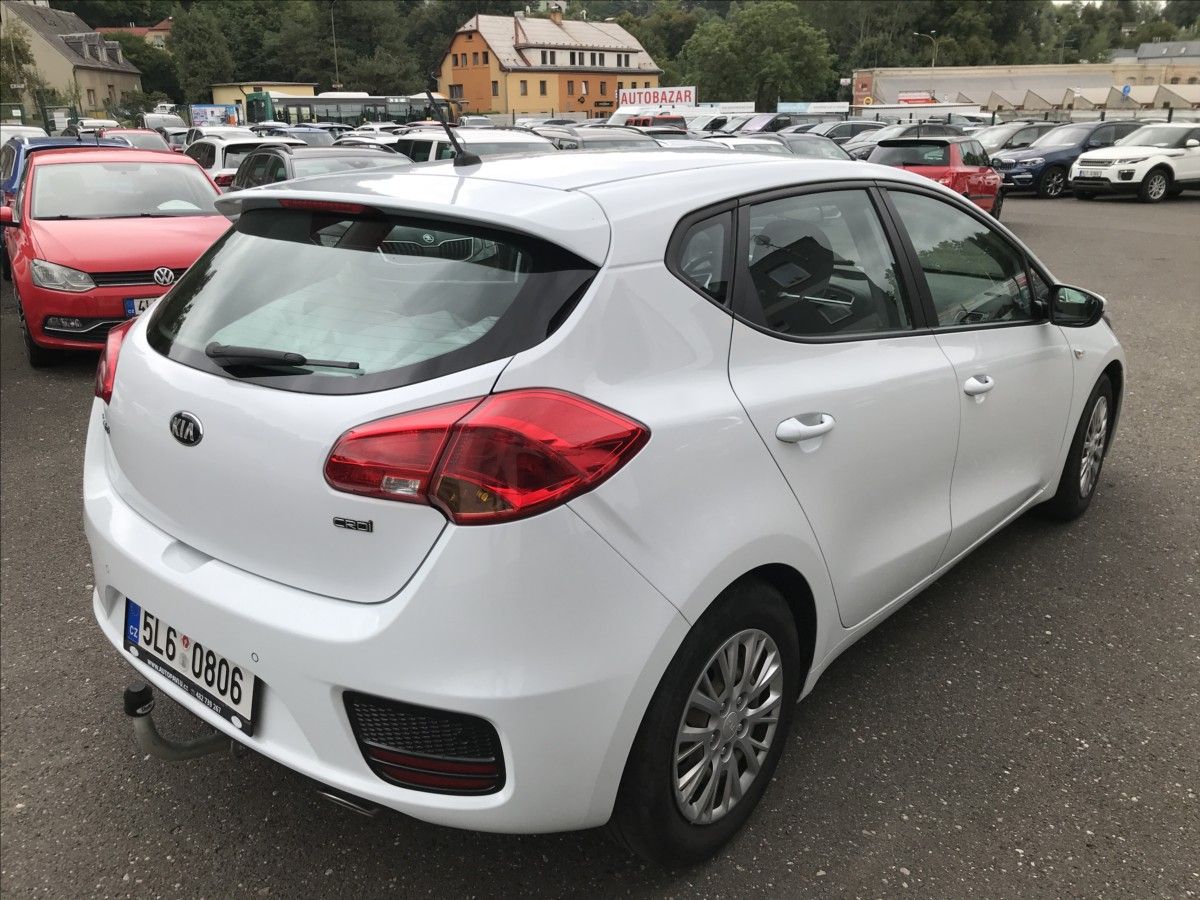 Kia Cee´d, 1,6 CRDi 100kW - fotka 5