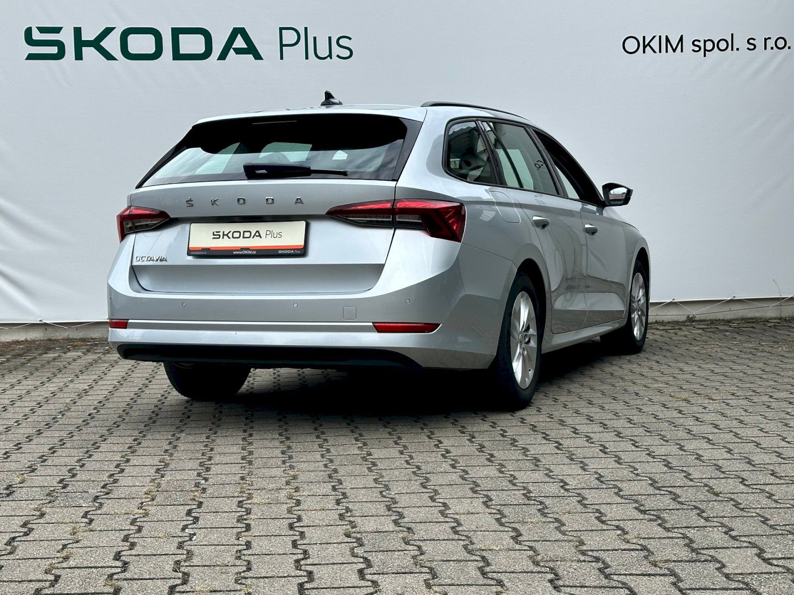 Škoda Octavia, 2.0 TDI 85kW Ambition Combi - fotka 2