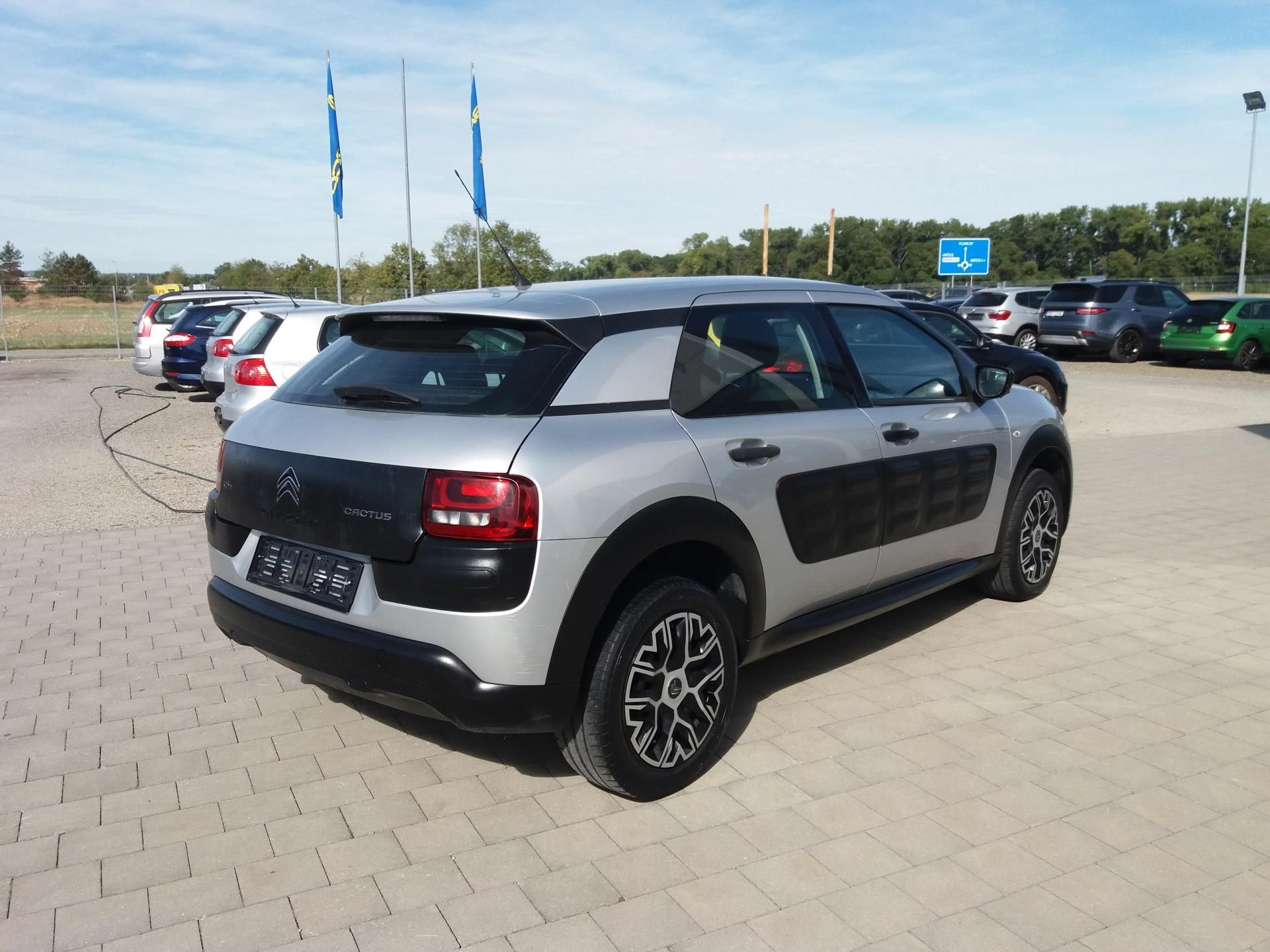 Citroën C4 Cactus, 1.2PT,KLIMA,SERVI.KNÍŽKA - fotka 4