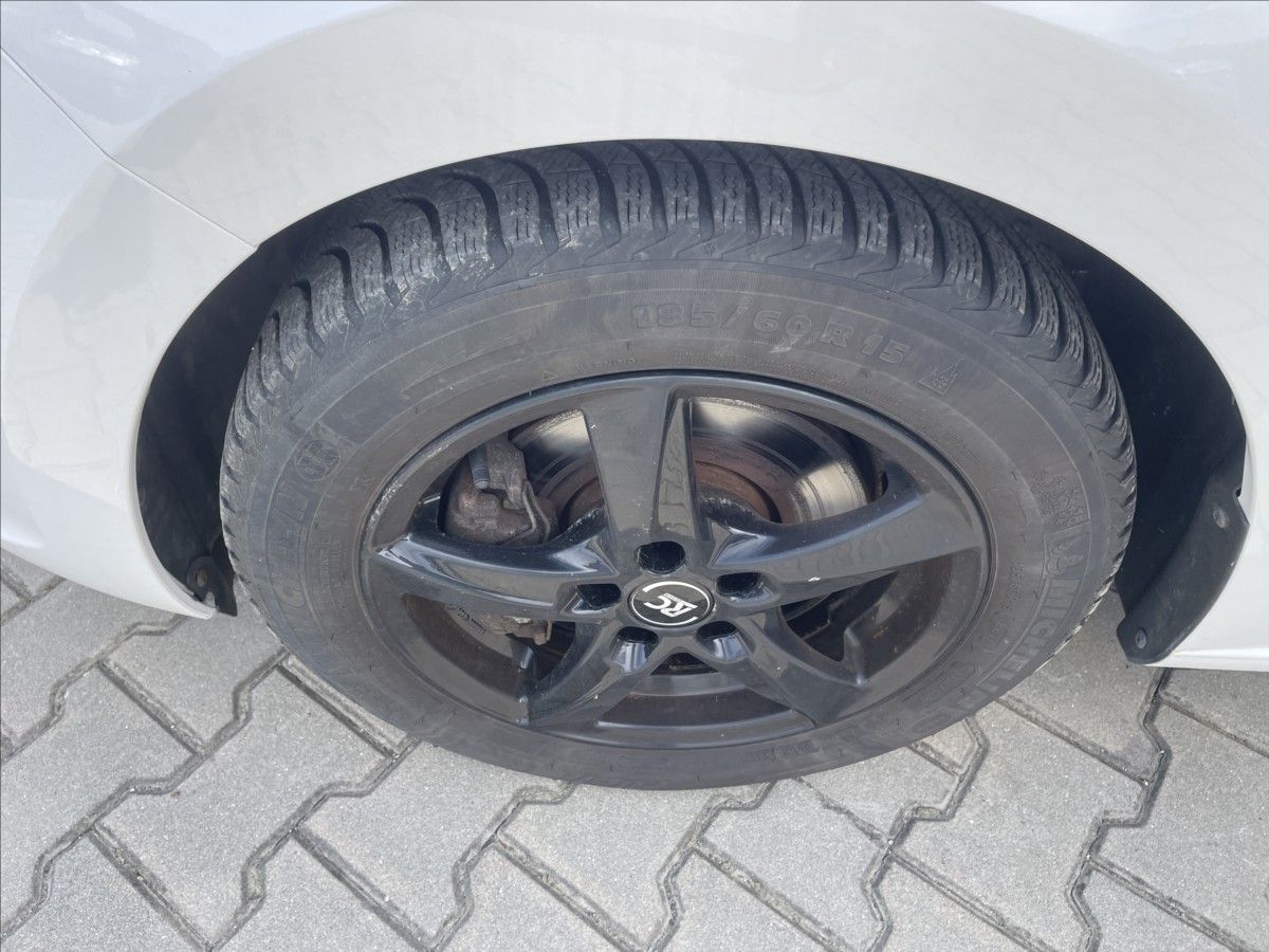 Škoda Rapid, 1,0 TSI ČR KLIMA OK NOVÁ STK - fotka 6