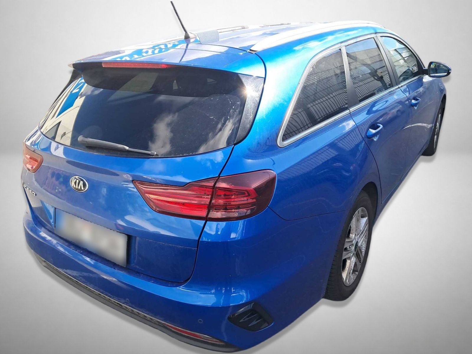 Kia Cee´d, 1.6 CRDi, Automatická klima - fotka 2