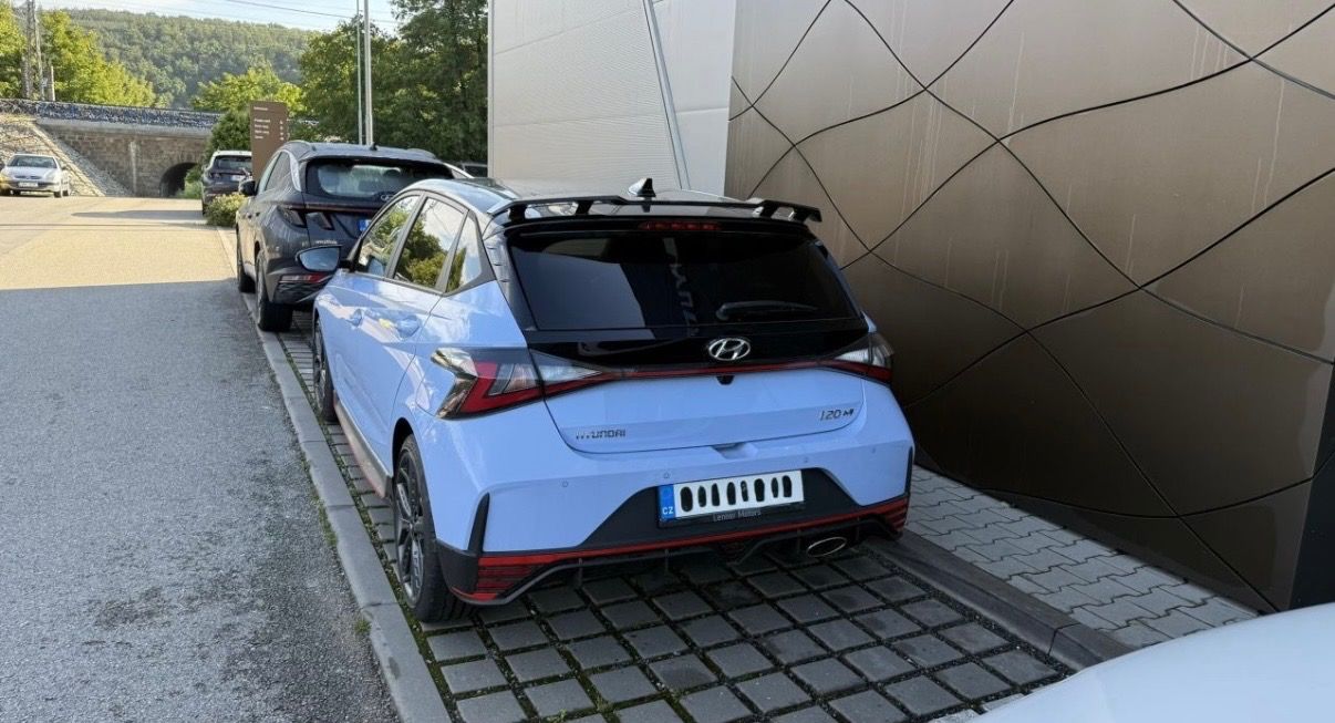 Hyundai i20, premium - zánovní, opečovávano - fotka 2