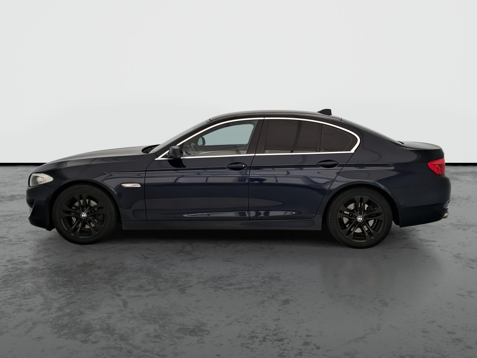 BMW Řada 5, 520d, Serv.kniha - fotka 3