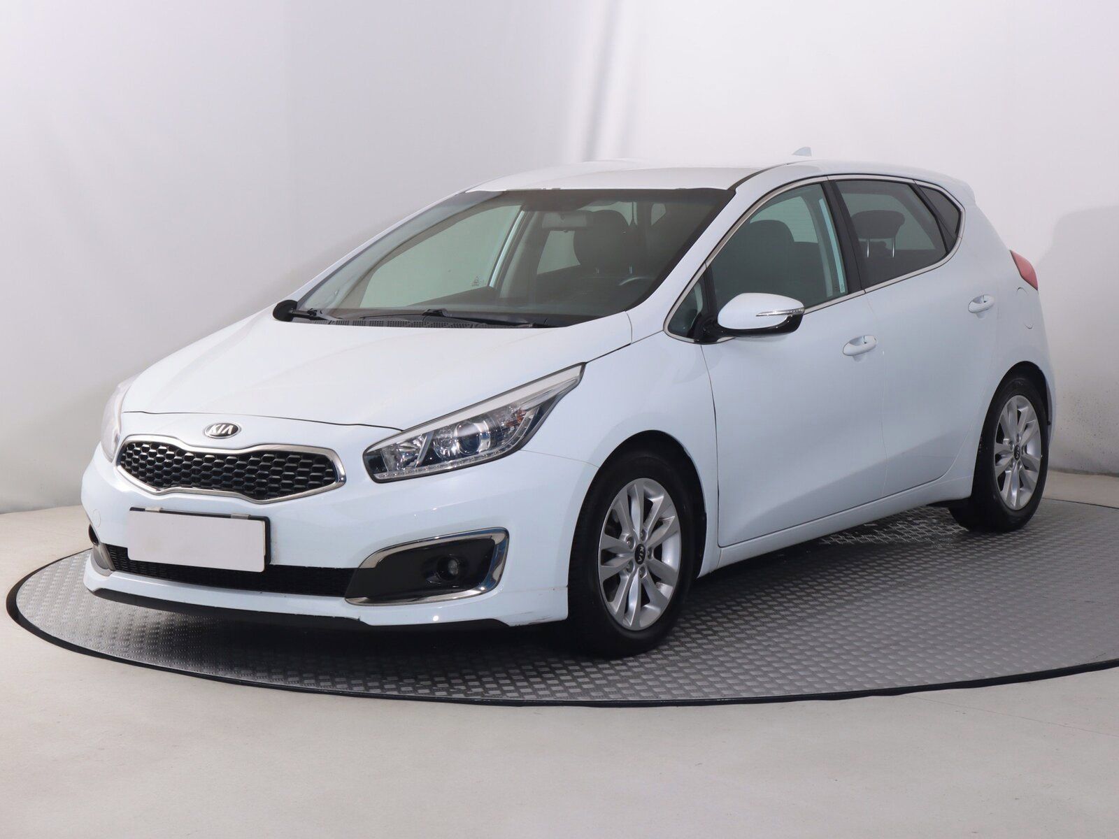 Kia Cee´d, 1.4 MPI, Serv.kniha - fotka 2
