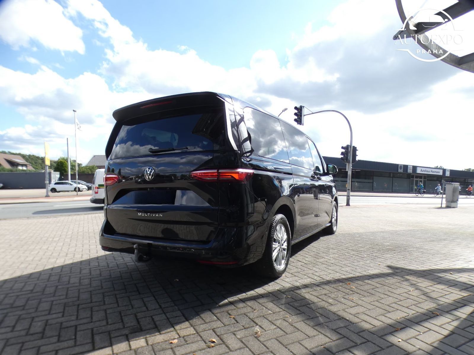 Volkswagen Multivan, 2.0 110KW AHK LED ACC LR - fotka 4