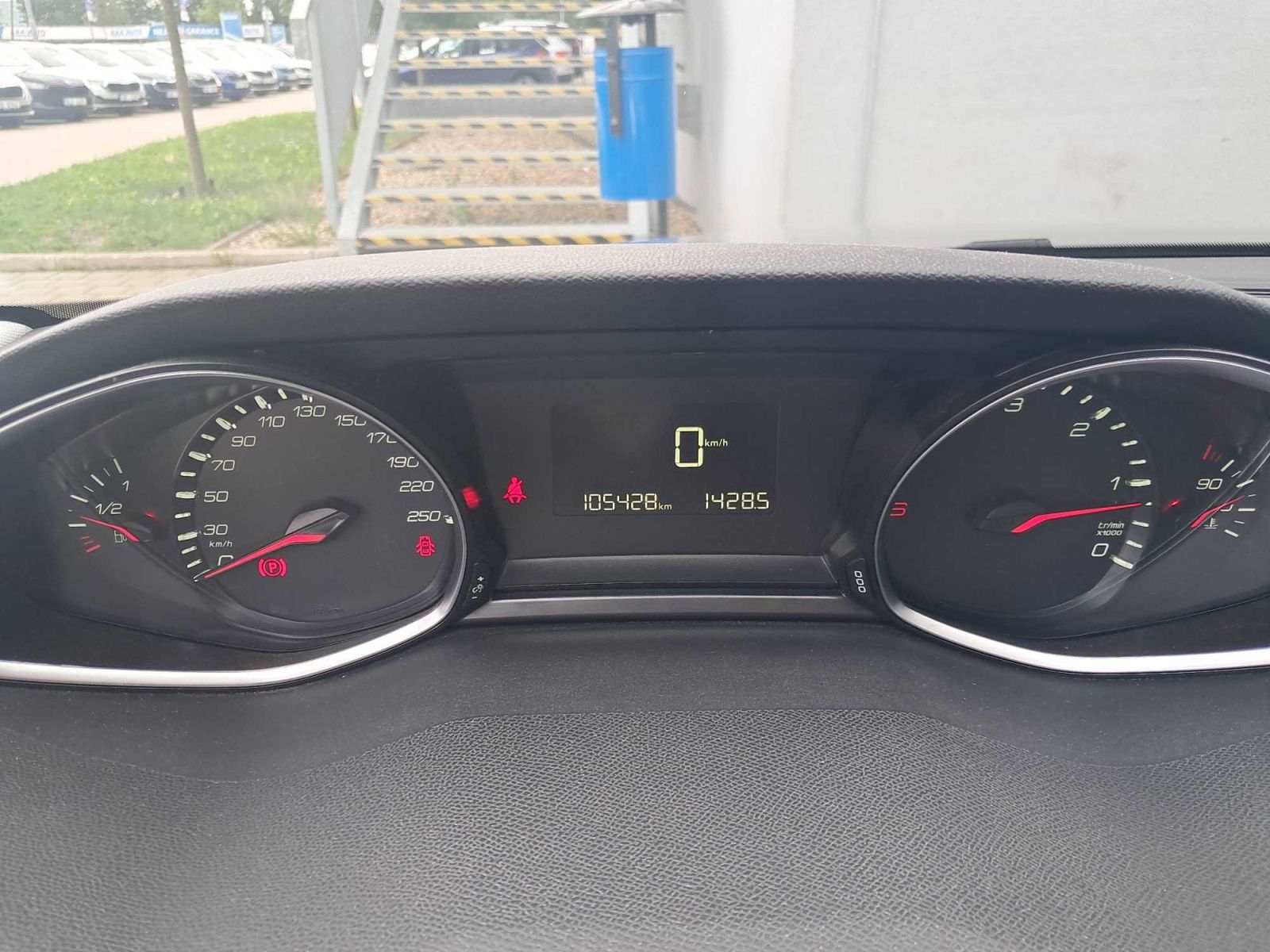 Peugeot 308, 1.5 BlueHDi, ČR,1.maj - fotka 3