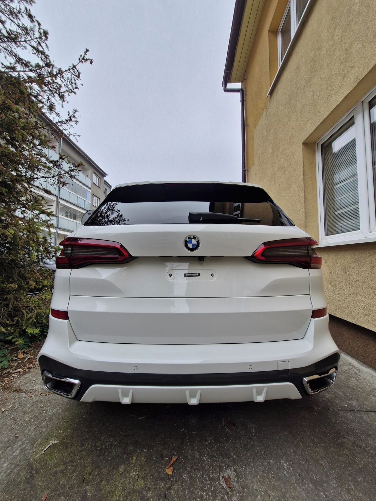 BMW X5, xDrive40i / PLNÁ VÝBAVA - fotka 4