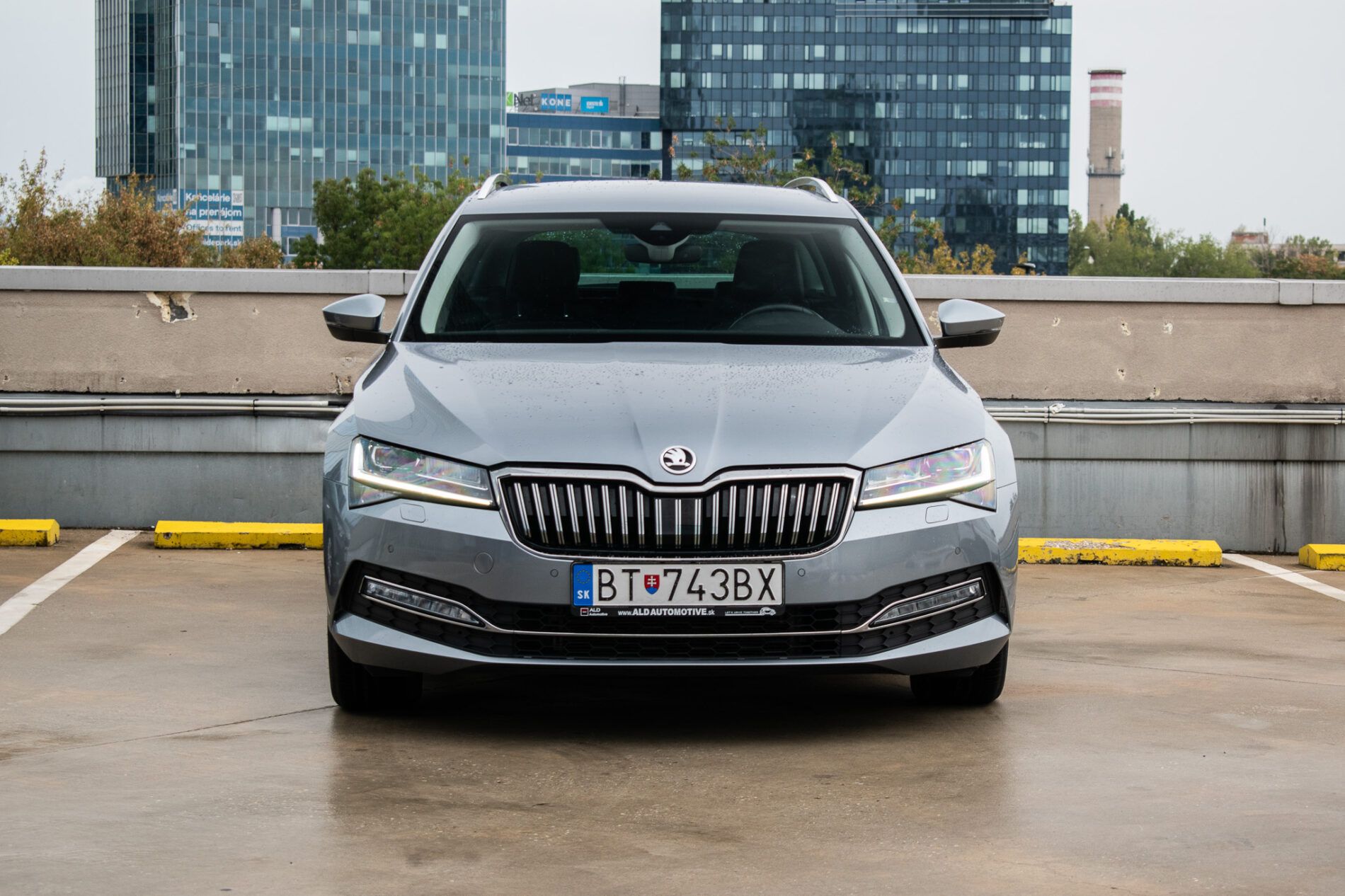 Škoda Superb - fotka 2