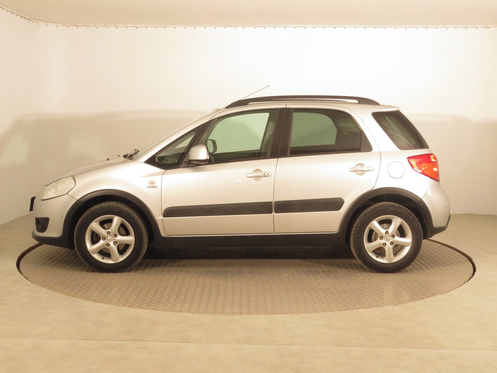 Suzuki SX4, 1.9 DDiS, 4X4, Serv.kniha - fotka 3