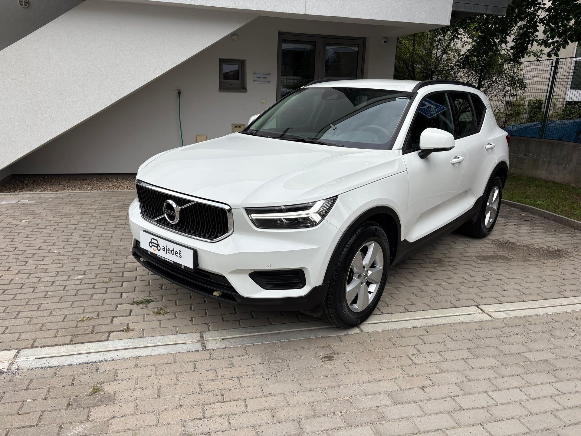 Volvo XC40, T3/Momentum Core/servis/ČR - fotka 3