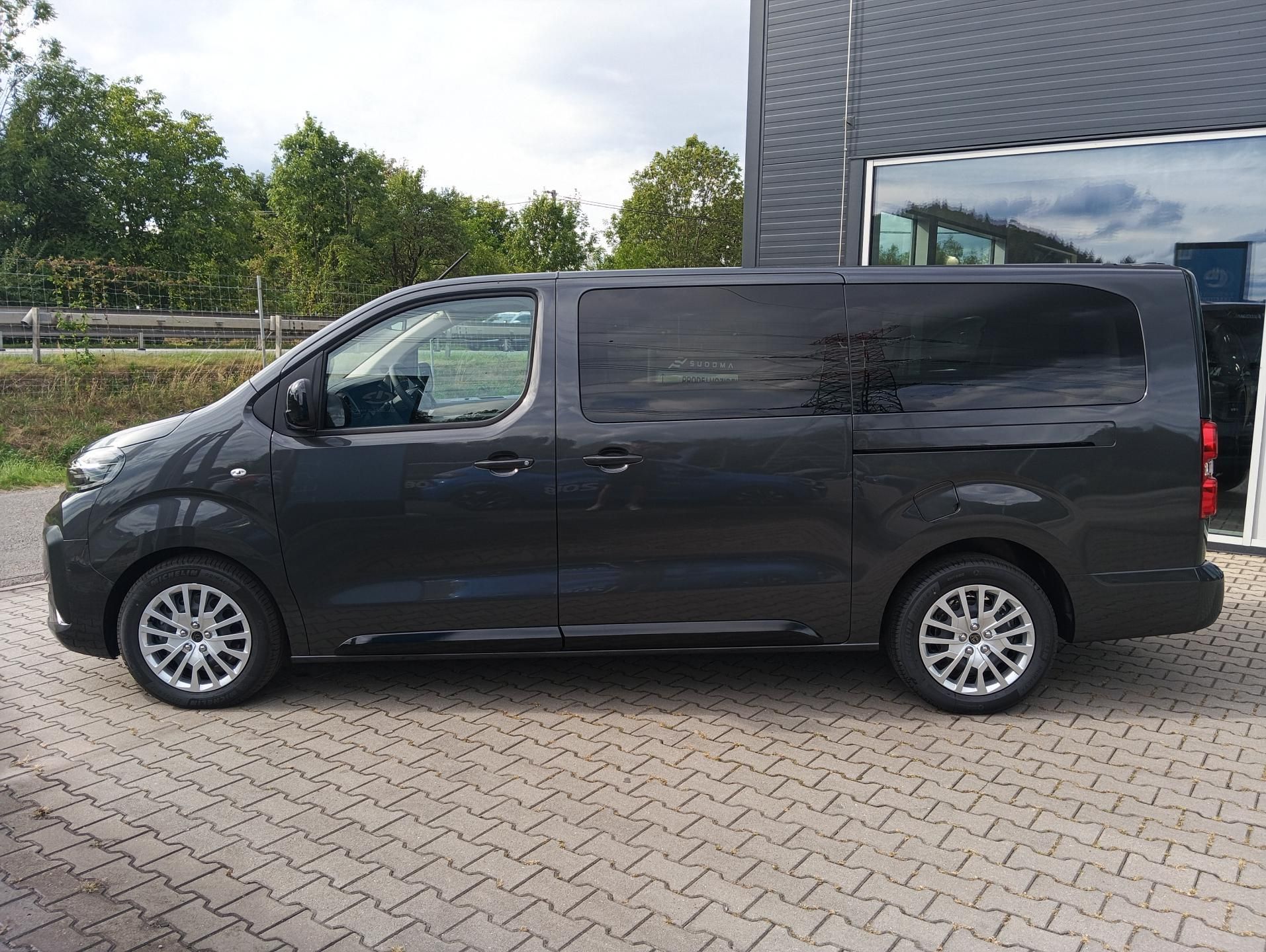 Peugeot Traveller, Active L3 2.2 BlueHDi 150 MAN6 - fotka 4