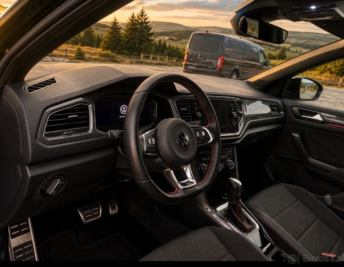 Volkswagen T-Roc, 1.5TSI Dsg M.ROK2022 - fotka 5