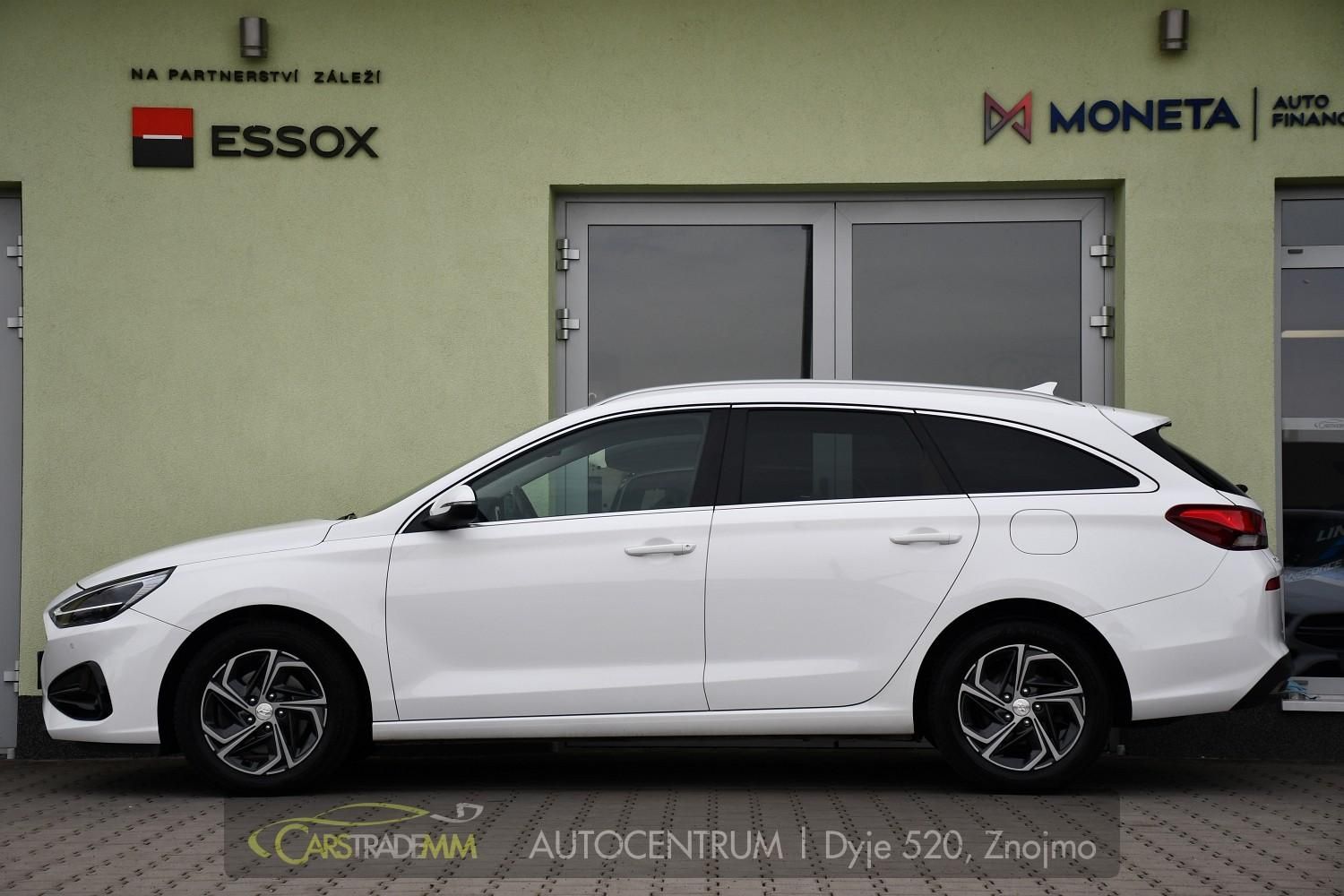 Hyundai i30, 1.6CRDi SMART KAMERA CARPLAY - fotka 2