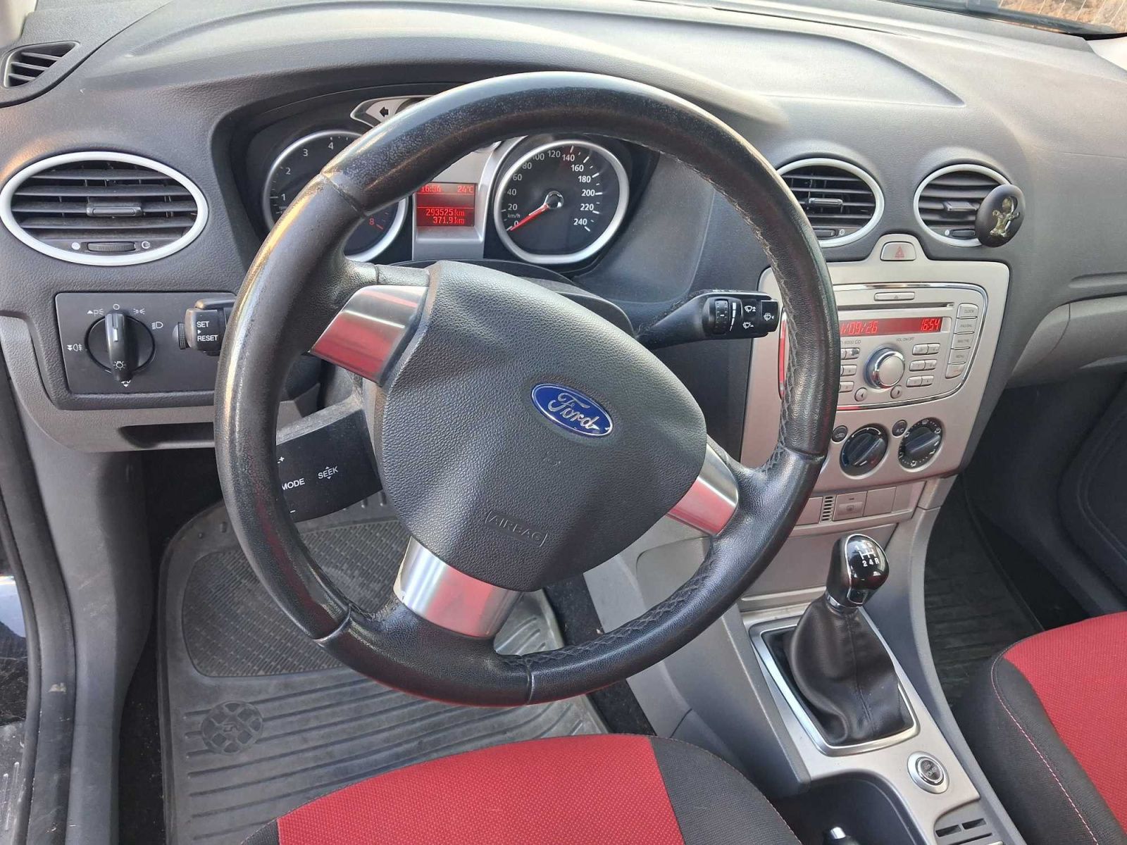 Ford Focus, 1.6 16V, Sport, Klima - fotka 3
