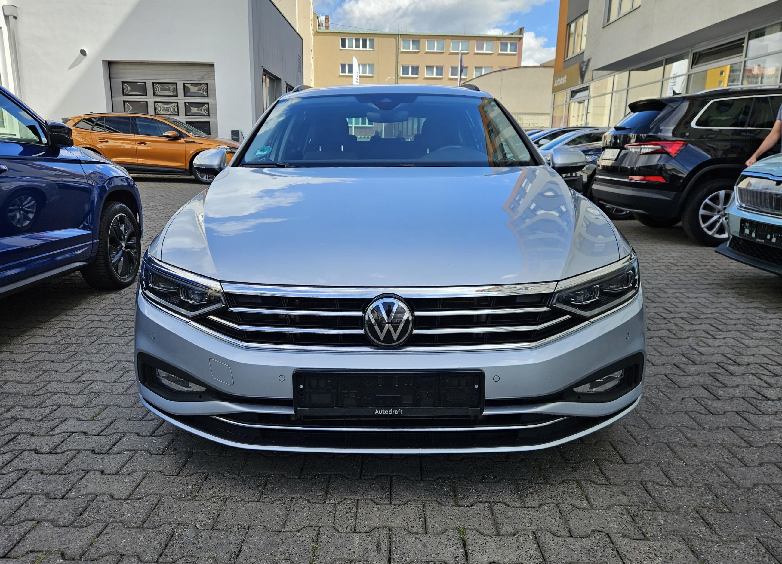 Volkswagen Passat Variant, 2.0 TDI 110kW DSG / Matrix - fotka 3