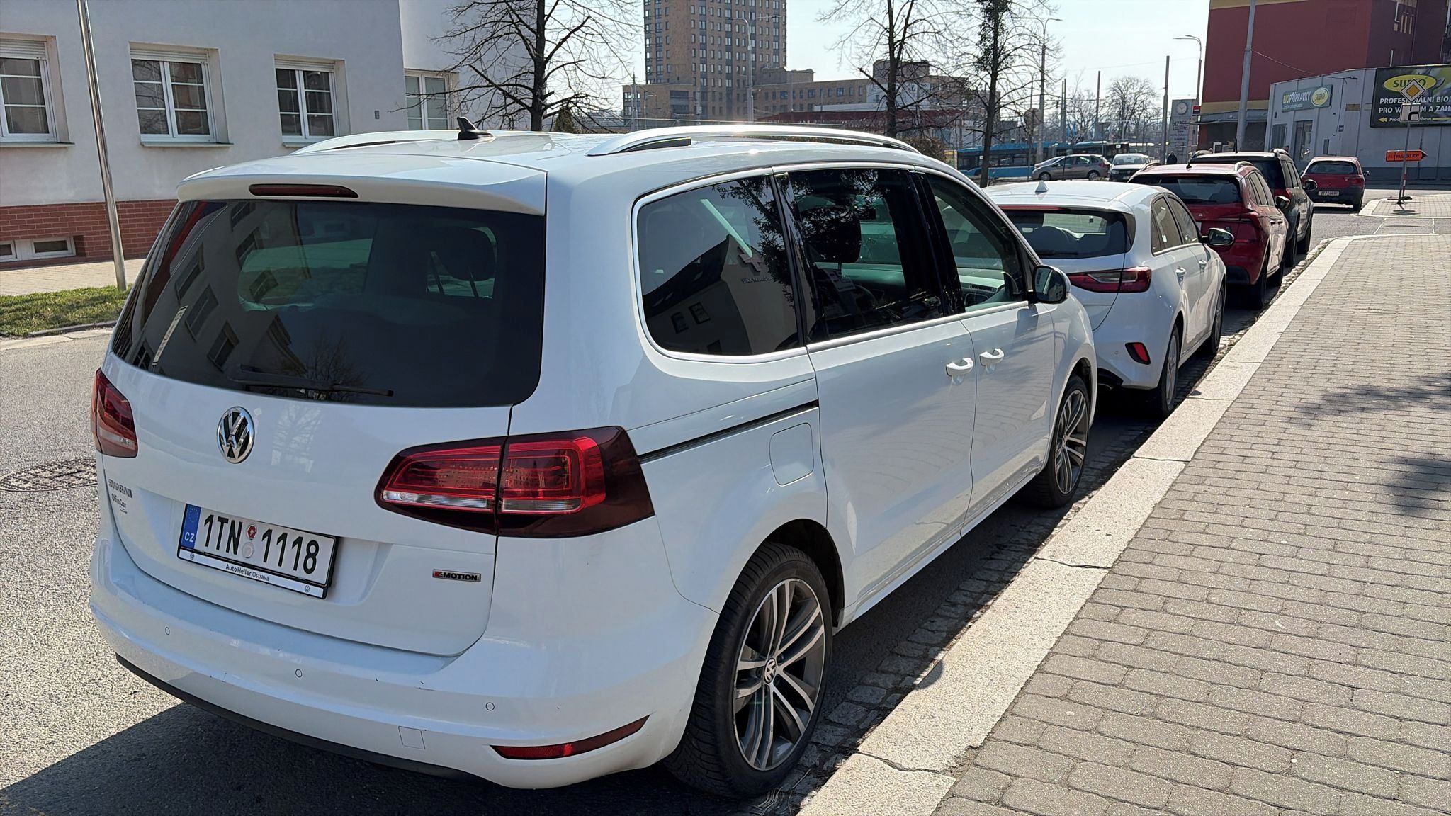 Volkswagen Sharan, 2.0 TDI 4MOT 7DSG SCR Highline - fotka 4