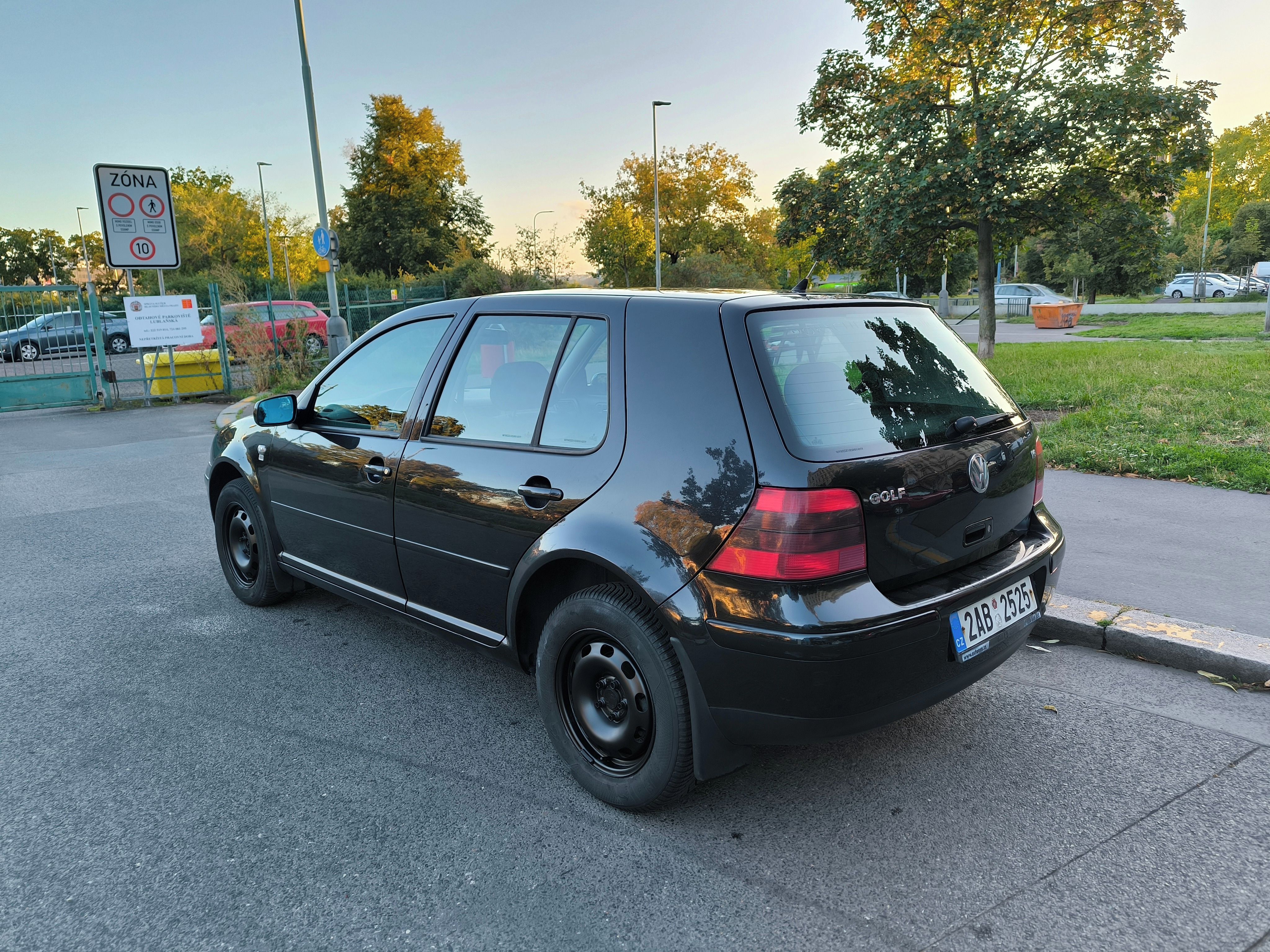 Volkswagen Golf, Volkswagen Golf IV 1.6 16V - fotka 6