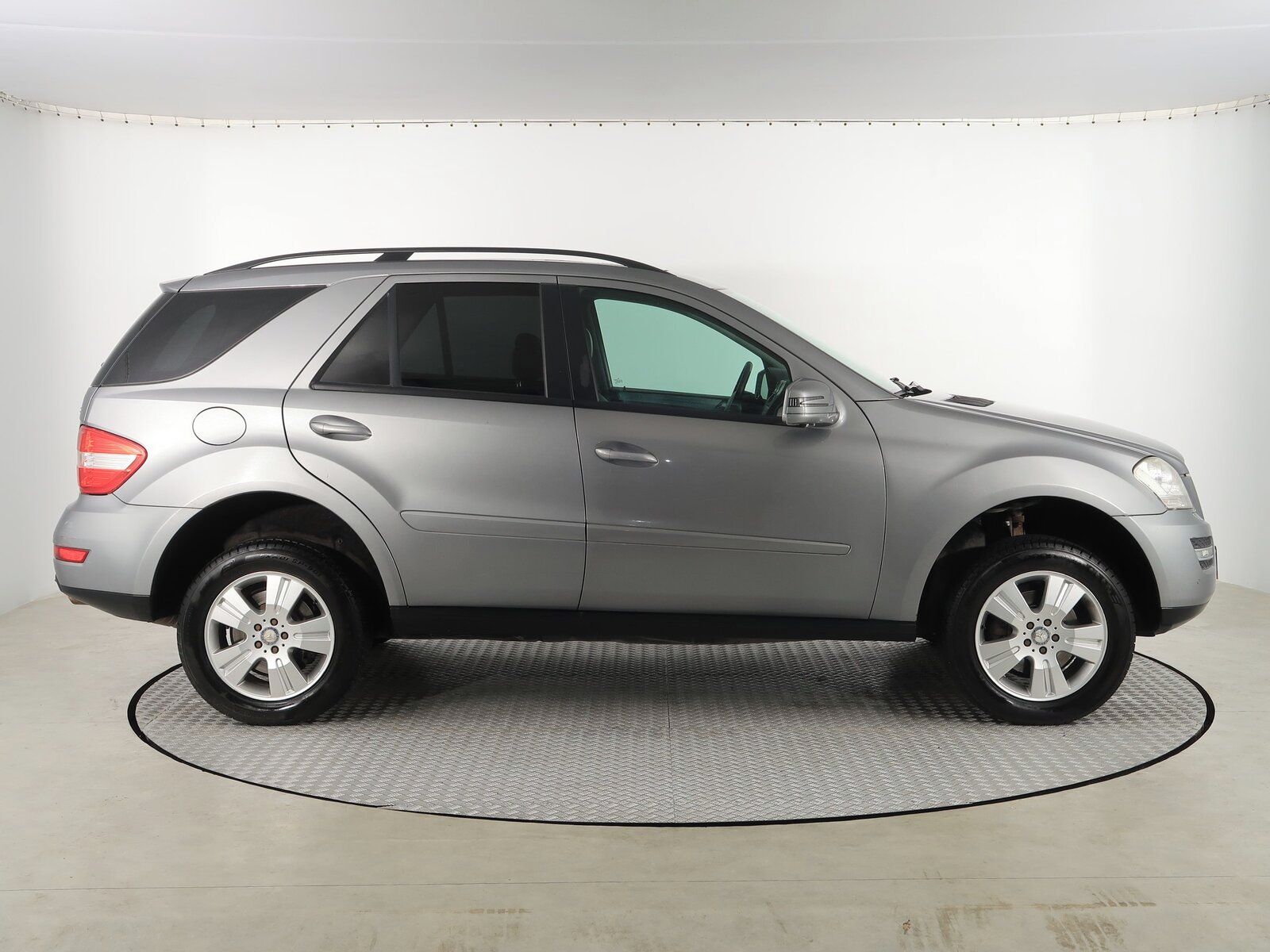 Mercedes-Benz Třídy M, ML 350 CDI, Base, 4X4 - fotka 6