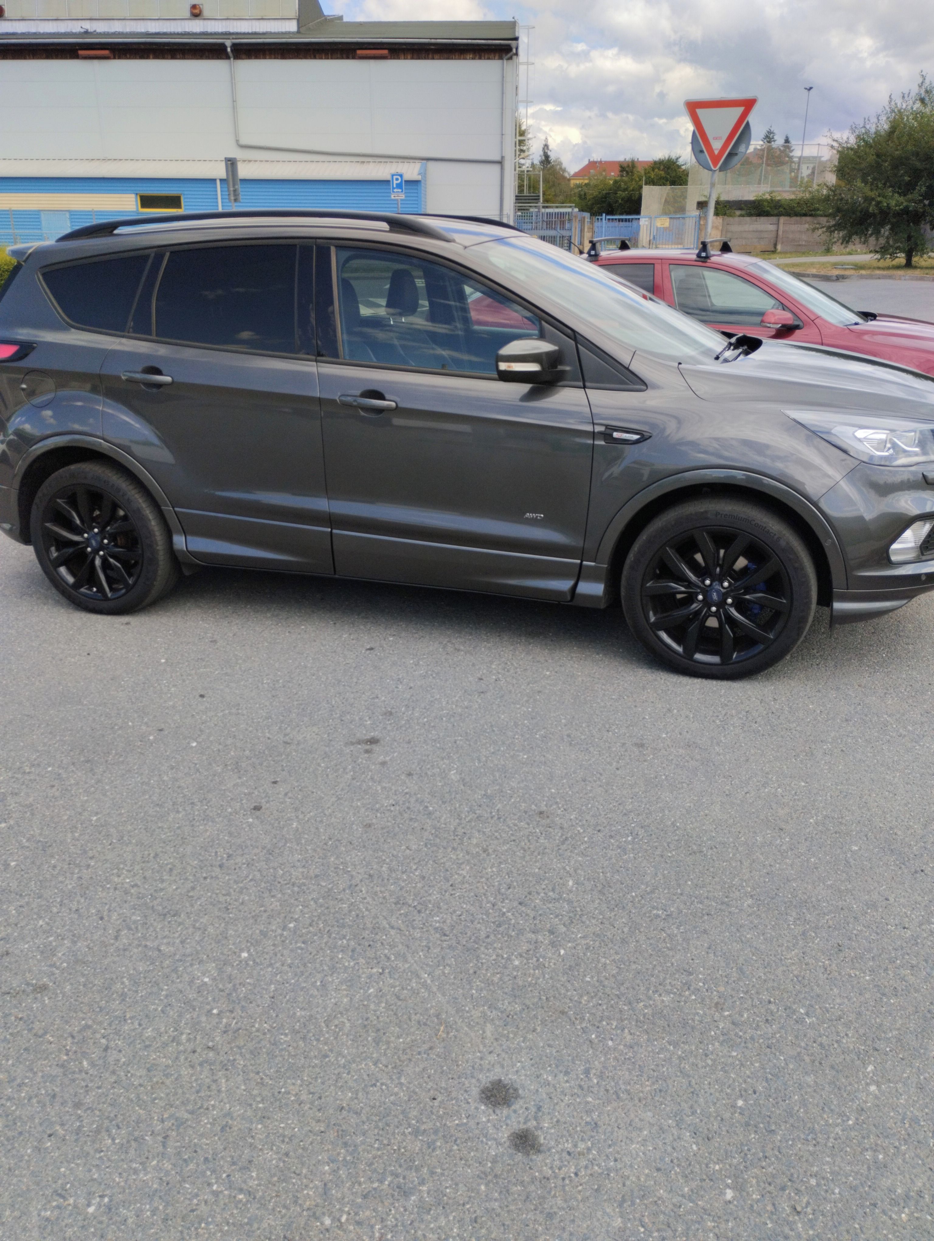 Ford Kuga, Ford Kuga 2.0 benzín 178 kw - fotka 4