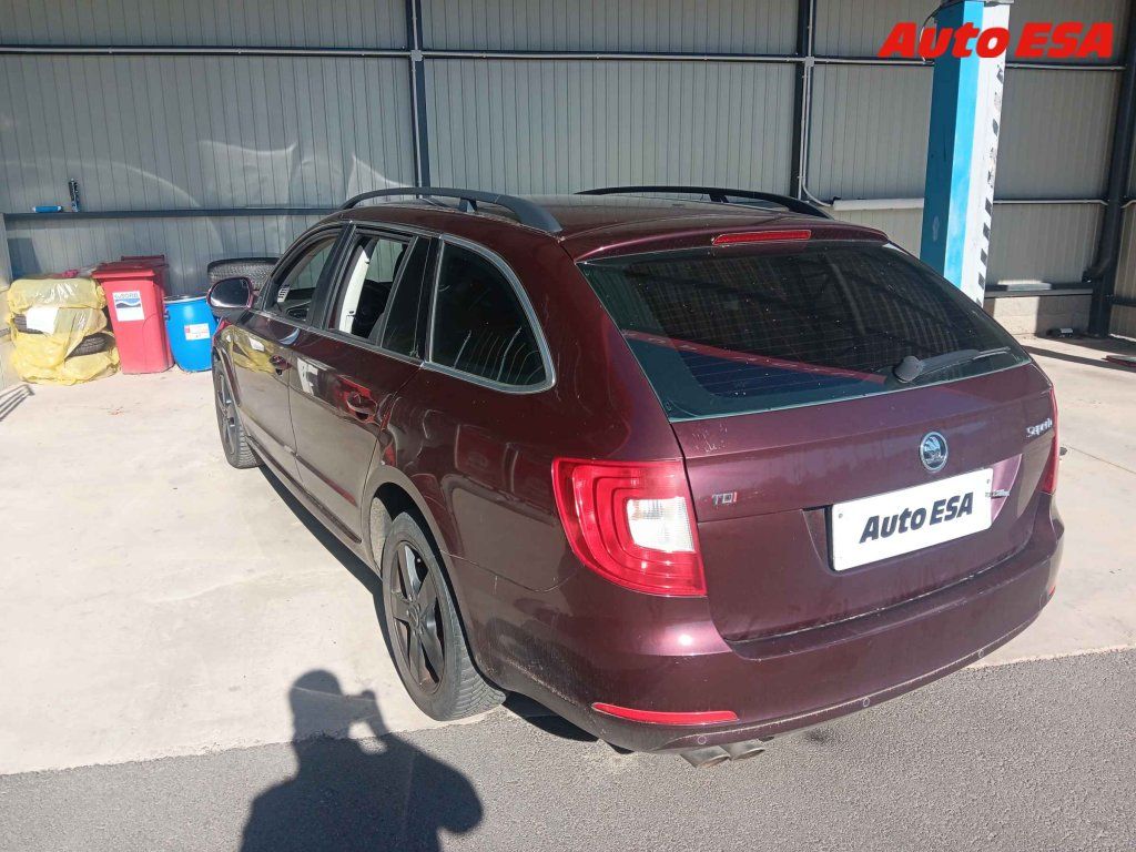 Škoda Superb, 2.0TDi,ČR - fotka 2
