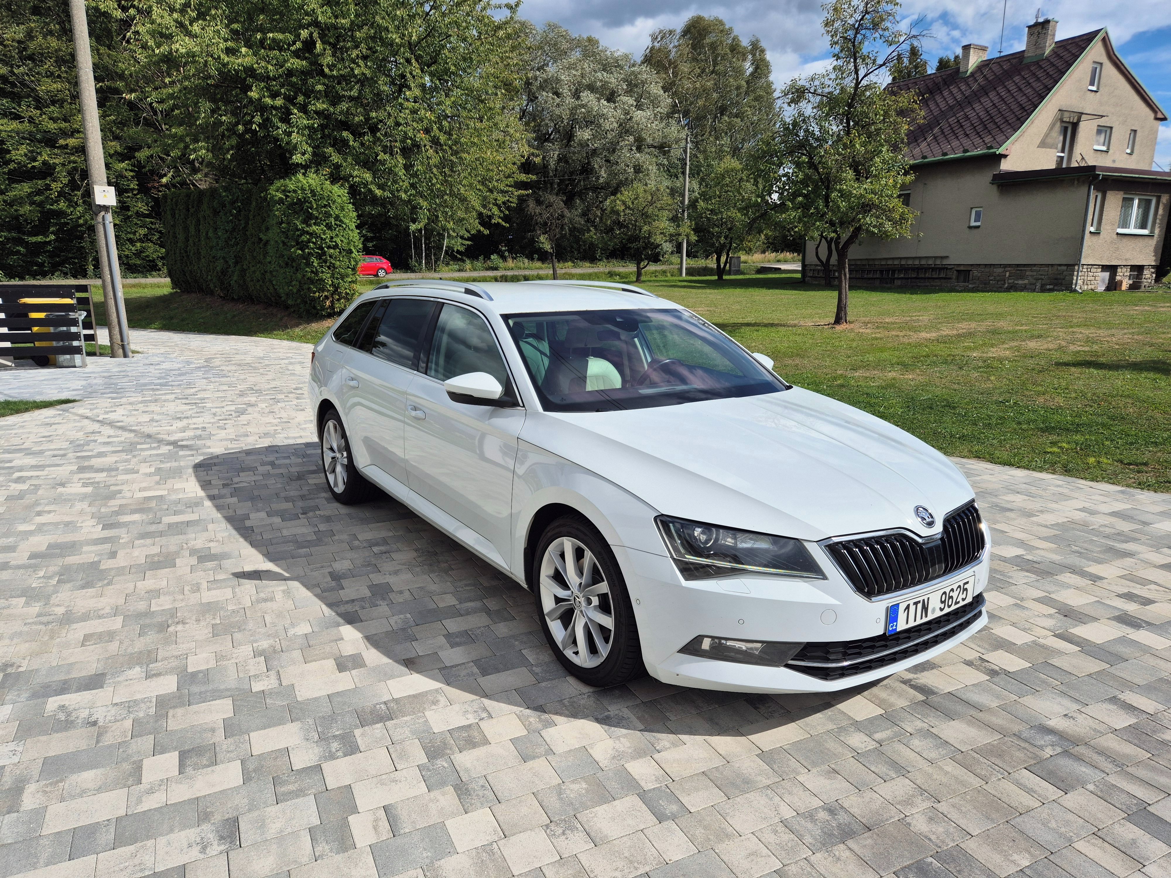 Škoda Superb - fotka 3