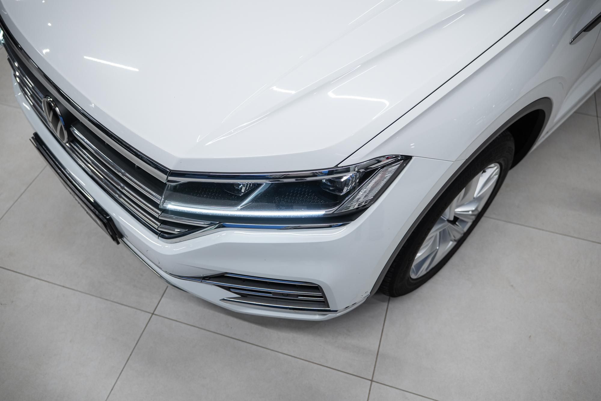 Volkswagen Touareg, 3.0TDI 210KW 4X4 1ČR TAŽNÉ TOP - fotka 2