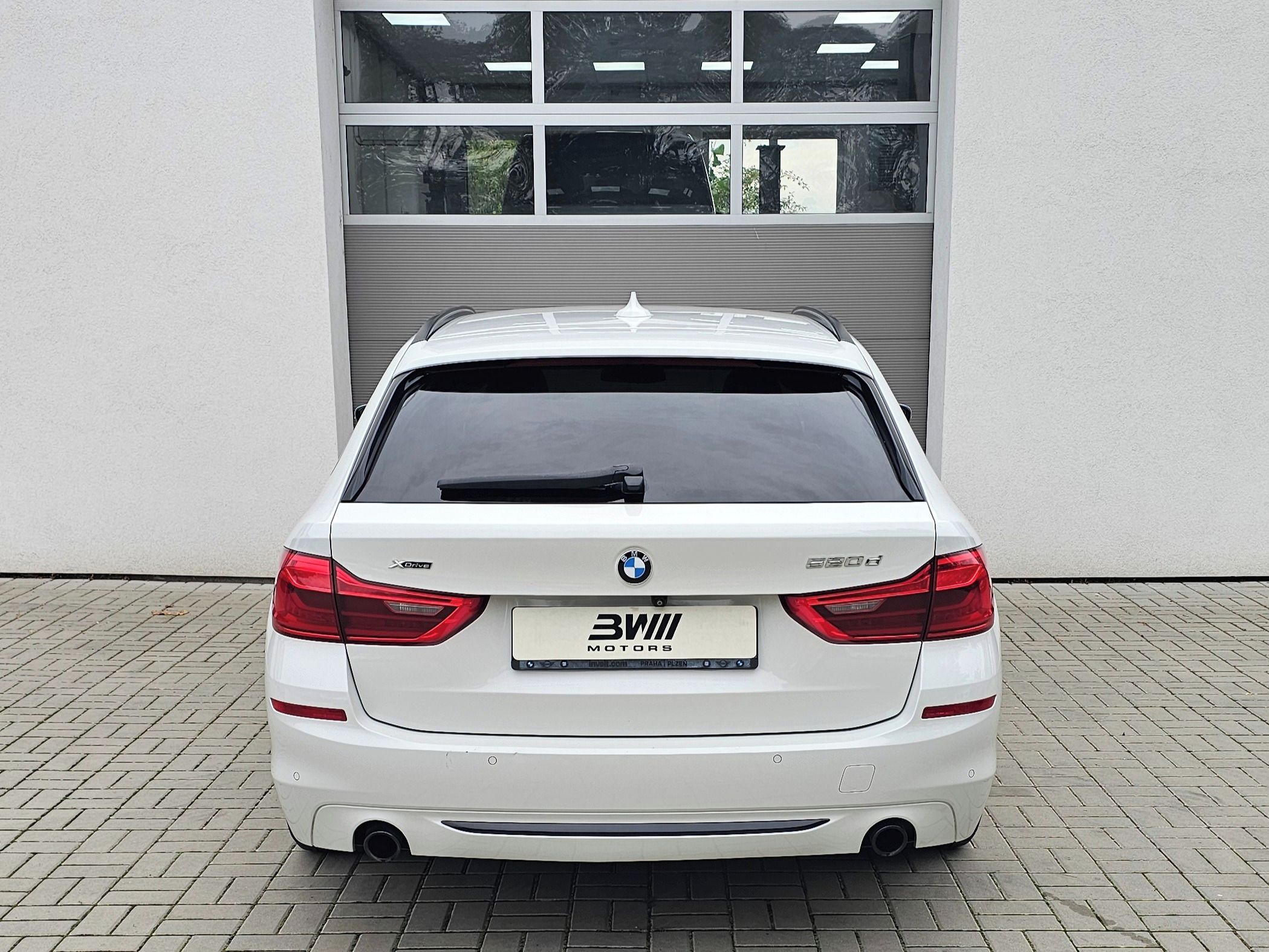 BMW Řada 5, 520d xDrive Touring - fotka 6