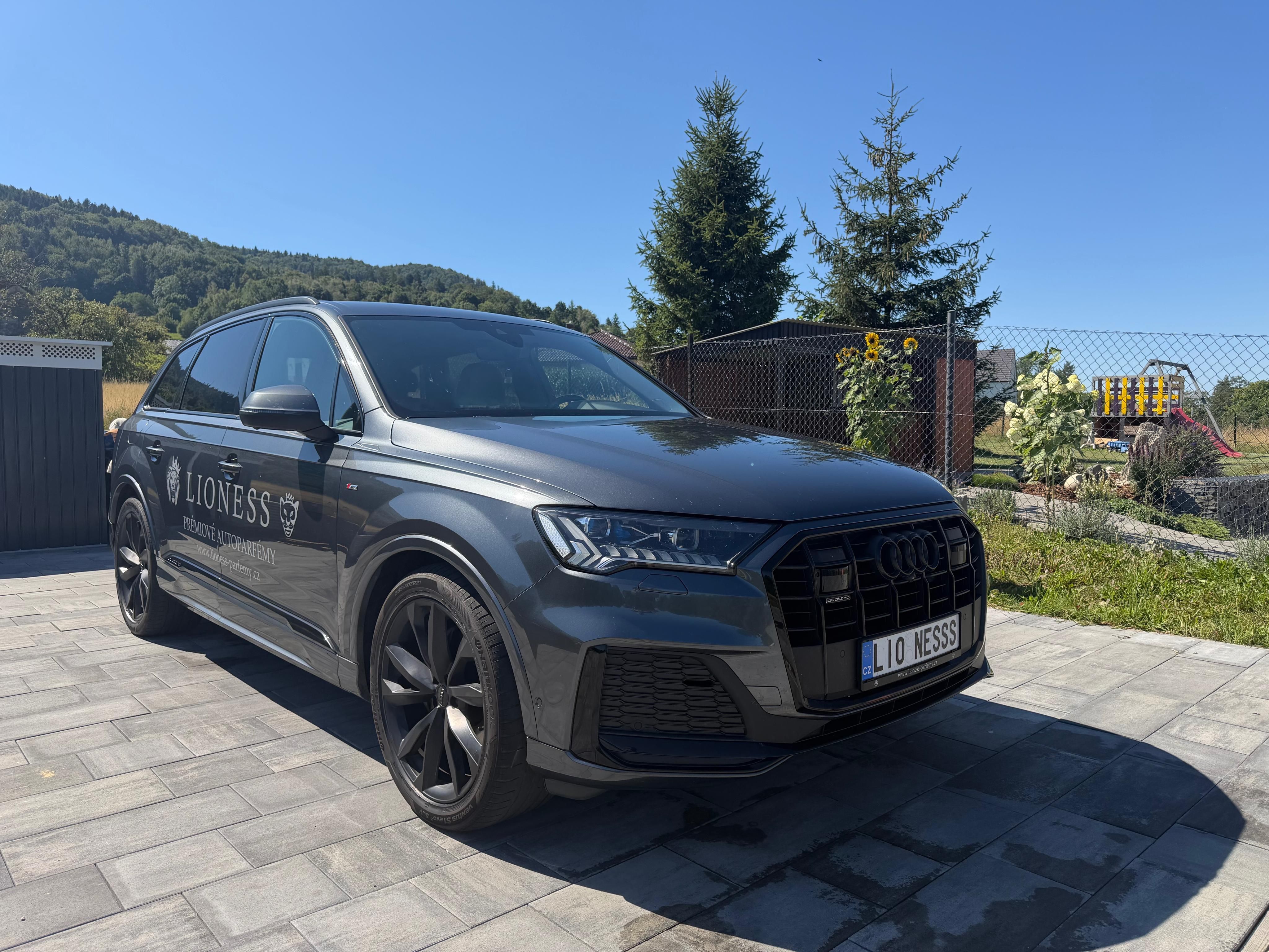Audi Q7, 50TDi,DPH,ČR,ZÁRUKA,tažné