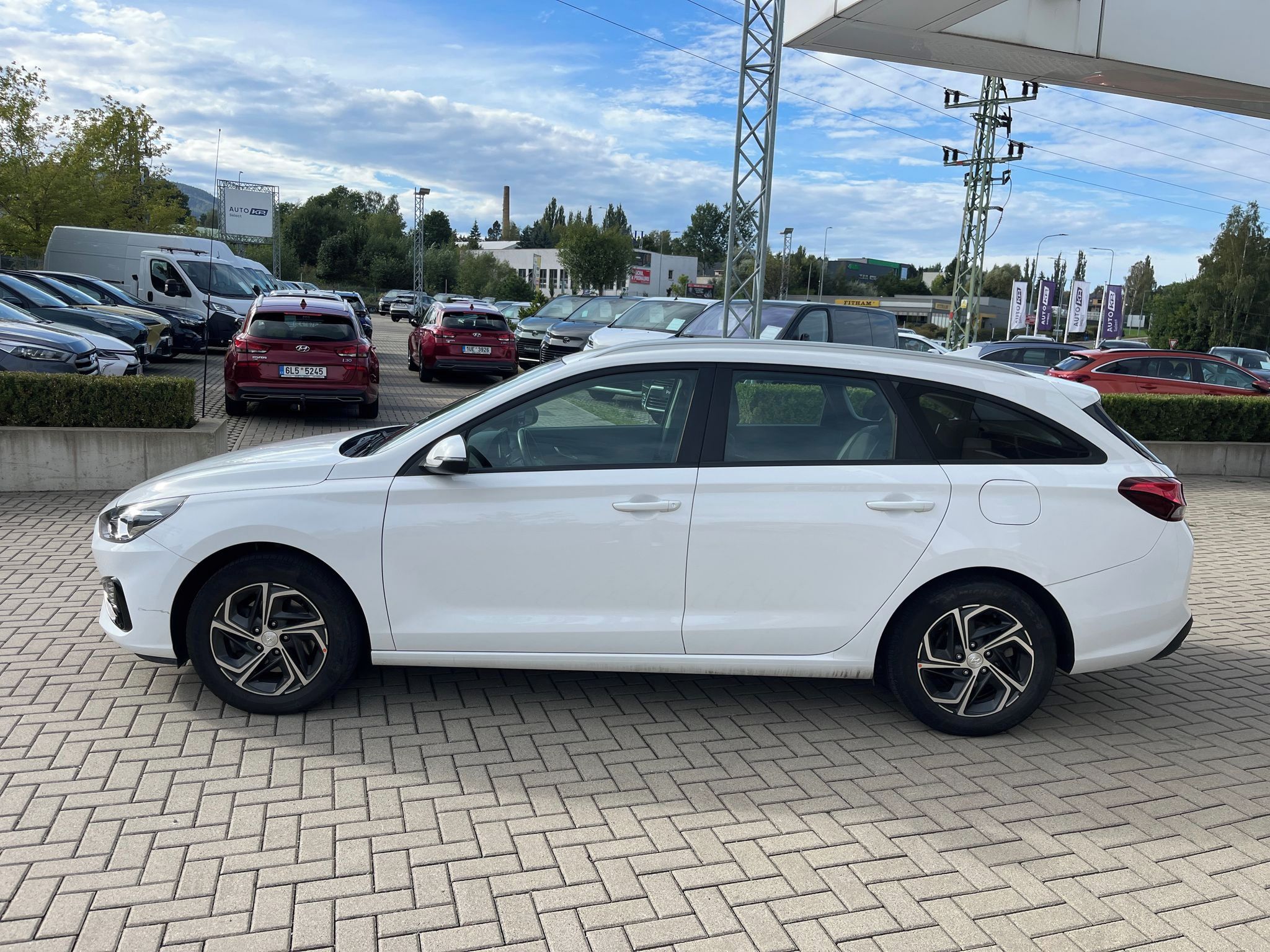 Hyundai i30, 1.5 CVVT 110k Family Comfort - fotka 3