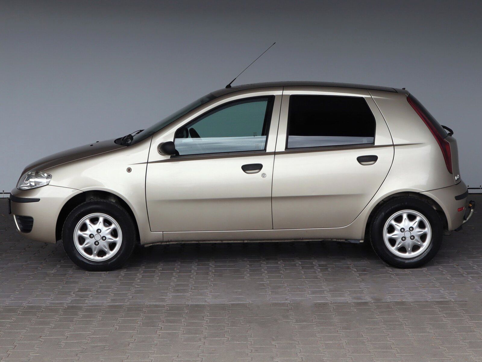 Fiat Punto, 1.2 60 , po STK, jezdí výborně - fotka 3