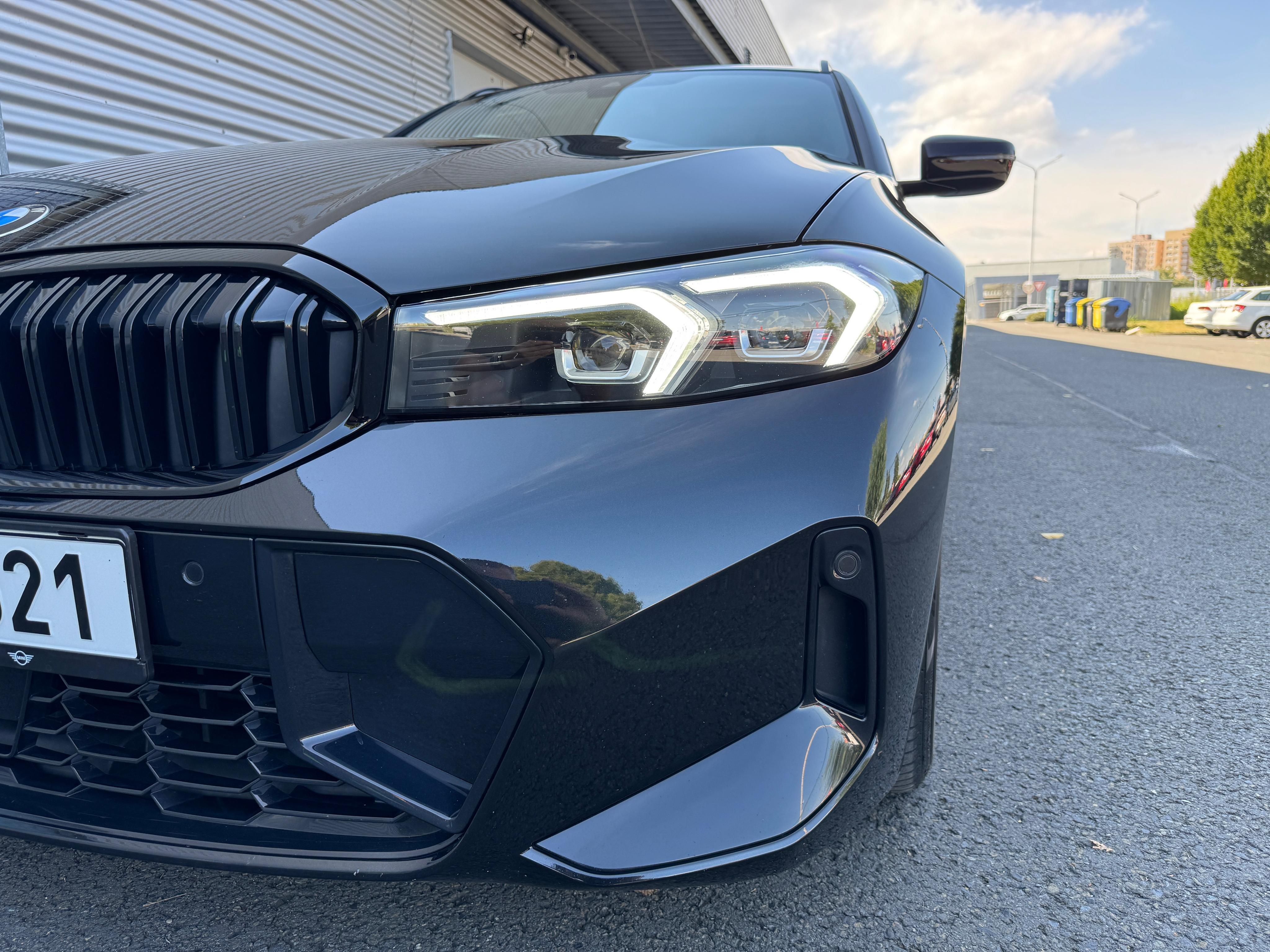 BMW Řada 3, BMW 320d xDrive M paket 140kW - fotka 6