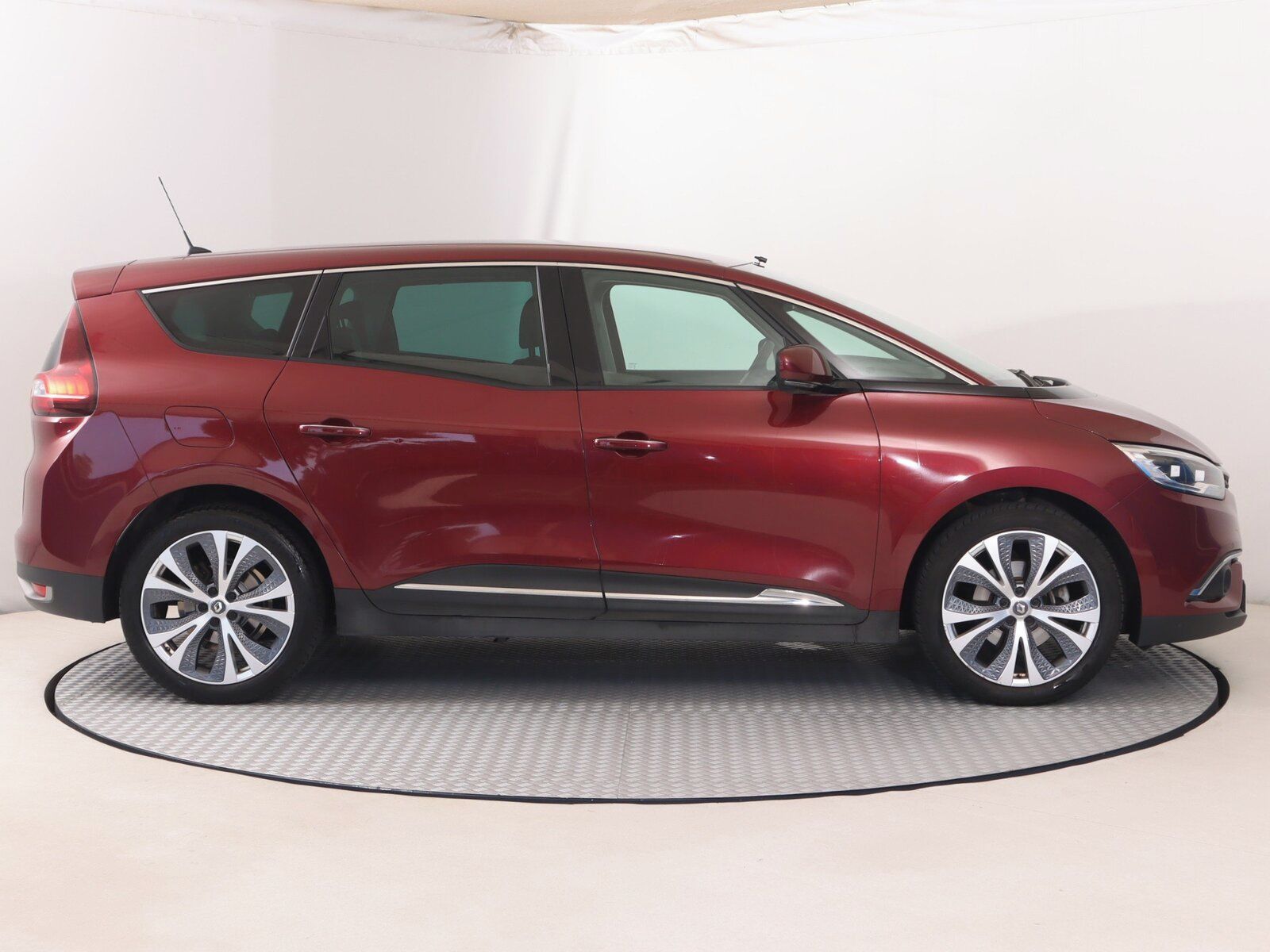 Renault Grand Scénic, 1.3 TCe, 7 míst - fotka 6
