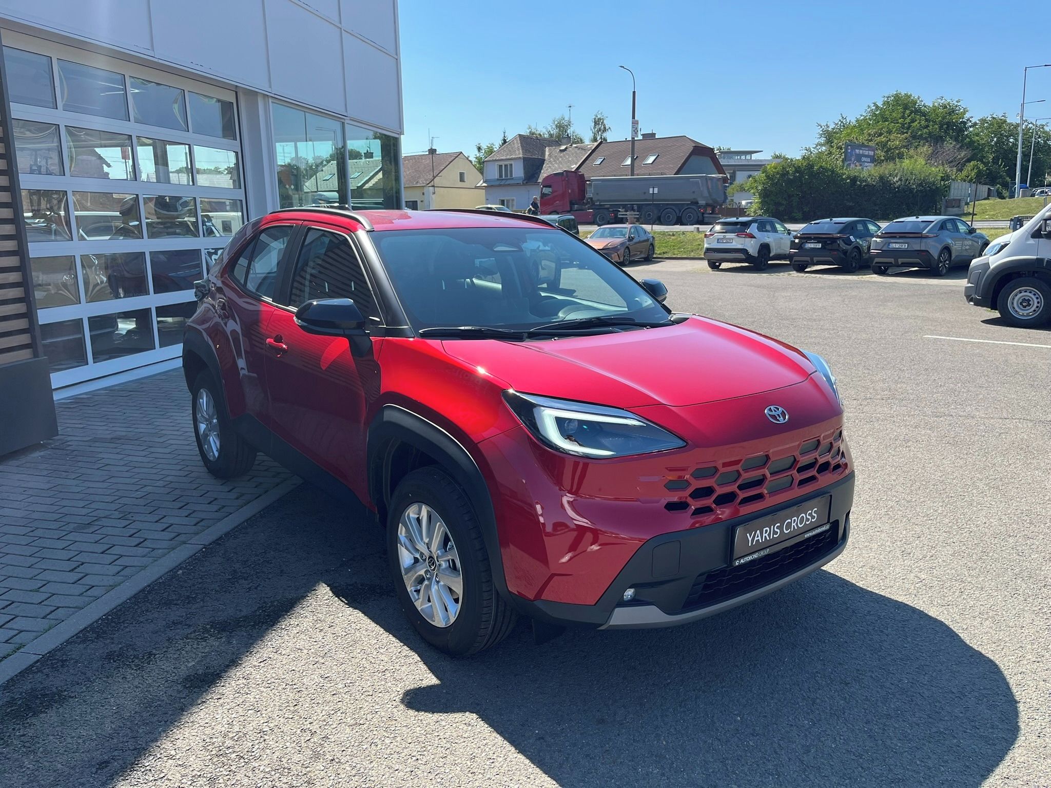 Toyota Yaris Cross, 1.5L HEV Comfort + ZIMNÍ KOLA - fotka 3