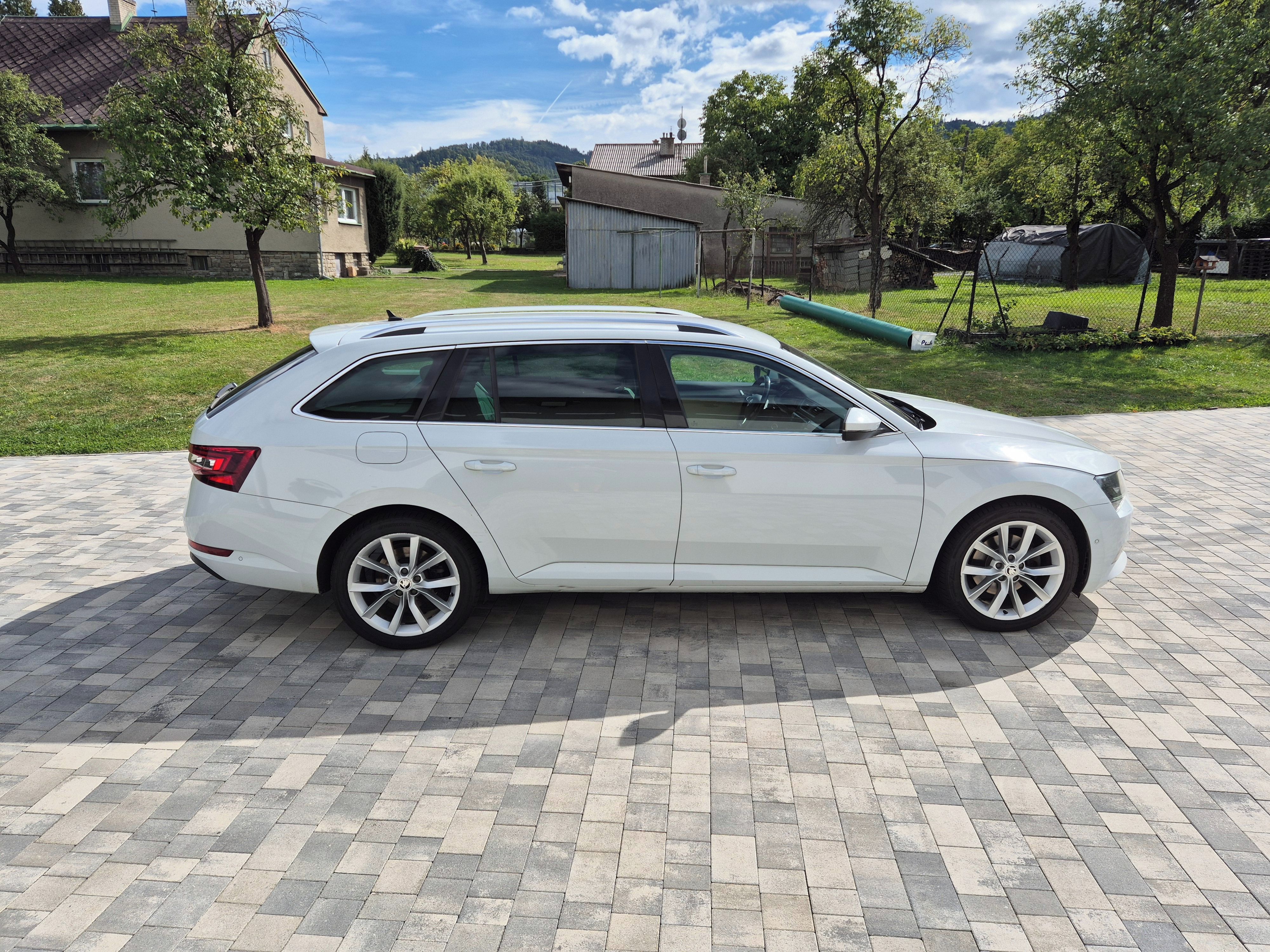 Škoda Superb - fotka 4